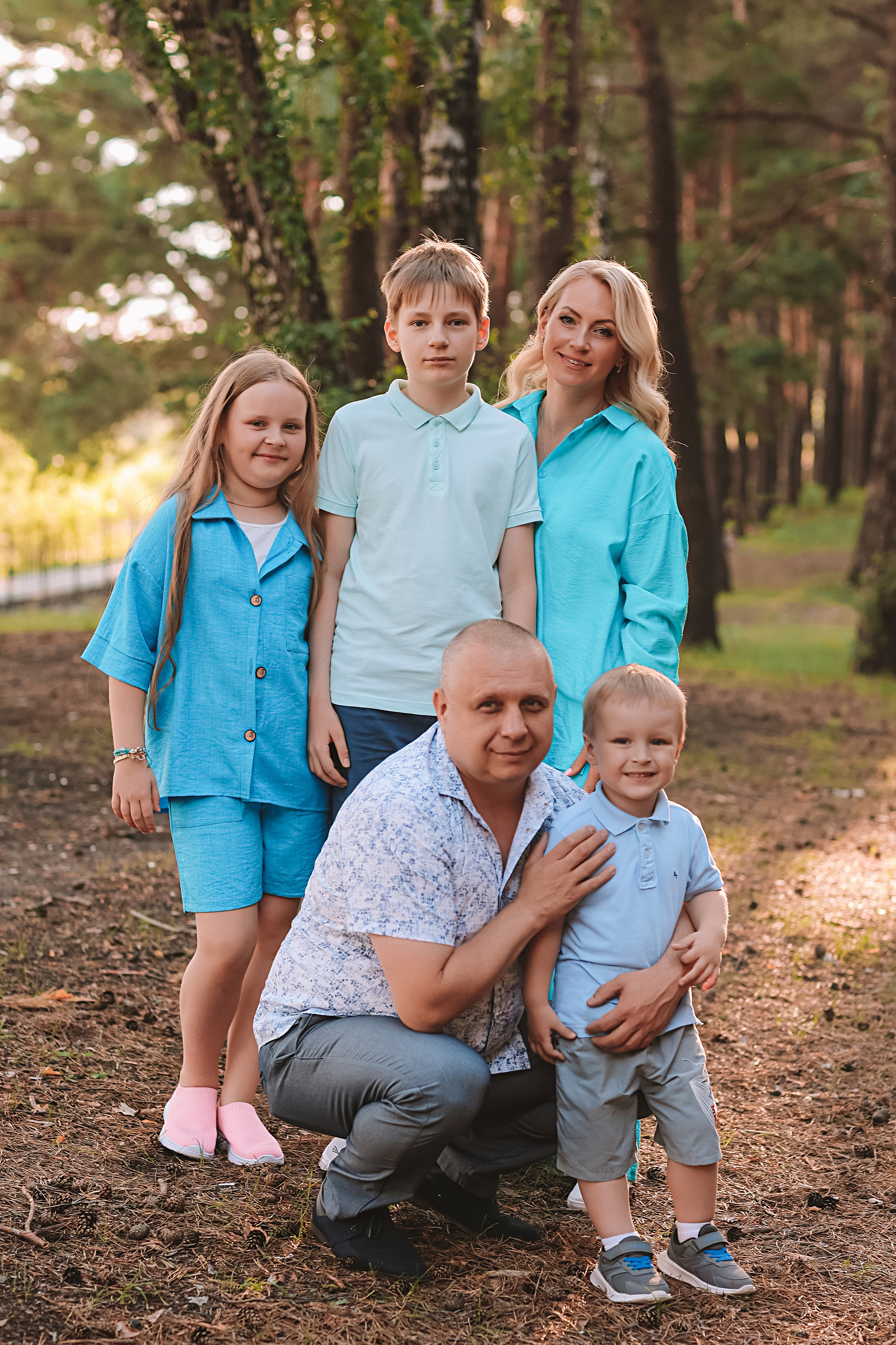 Гагаринский парк (большая семья). Семейный фотограф Тюмень, фотограф на роды Салмина Мария