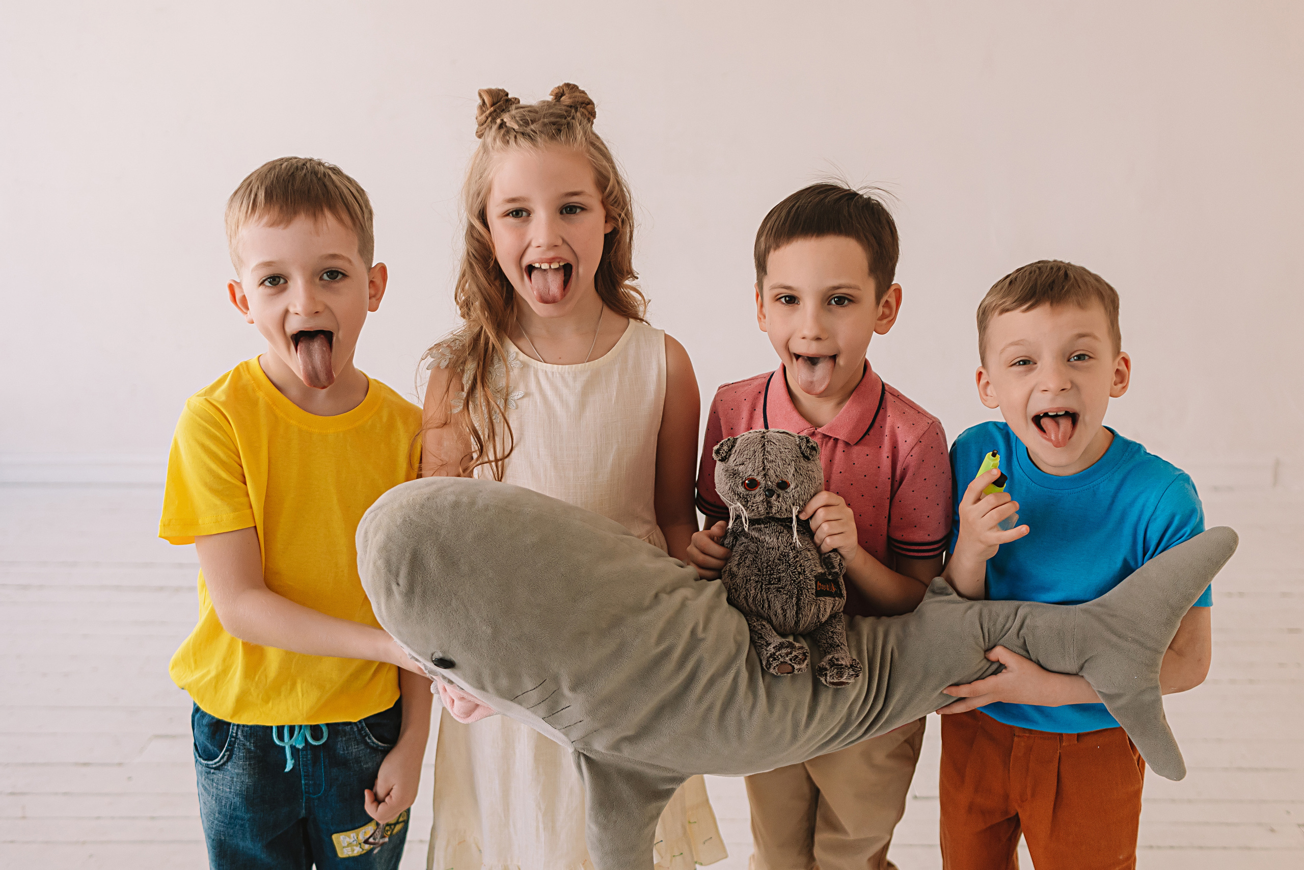 Садик в студии. Семейный фотограф Тюмень, фотограф на роды Салмина Мария