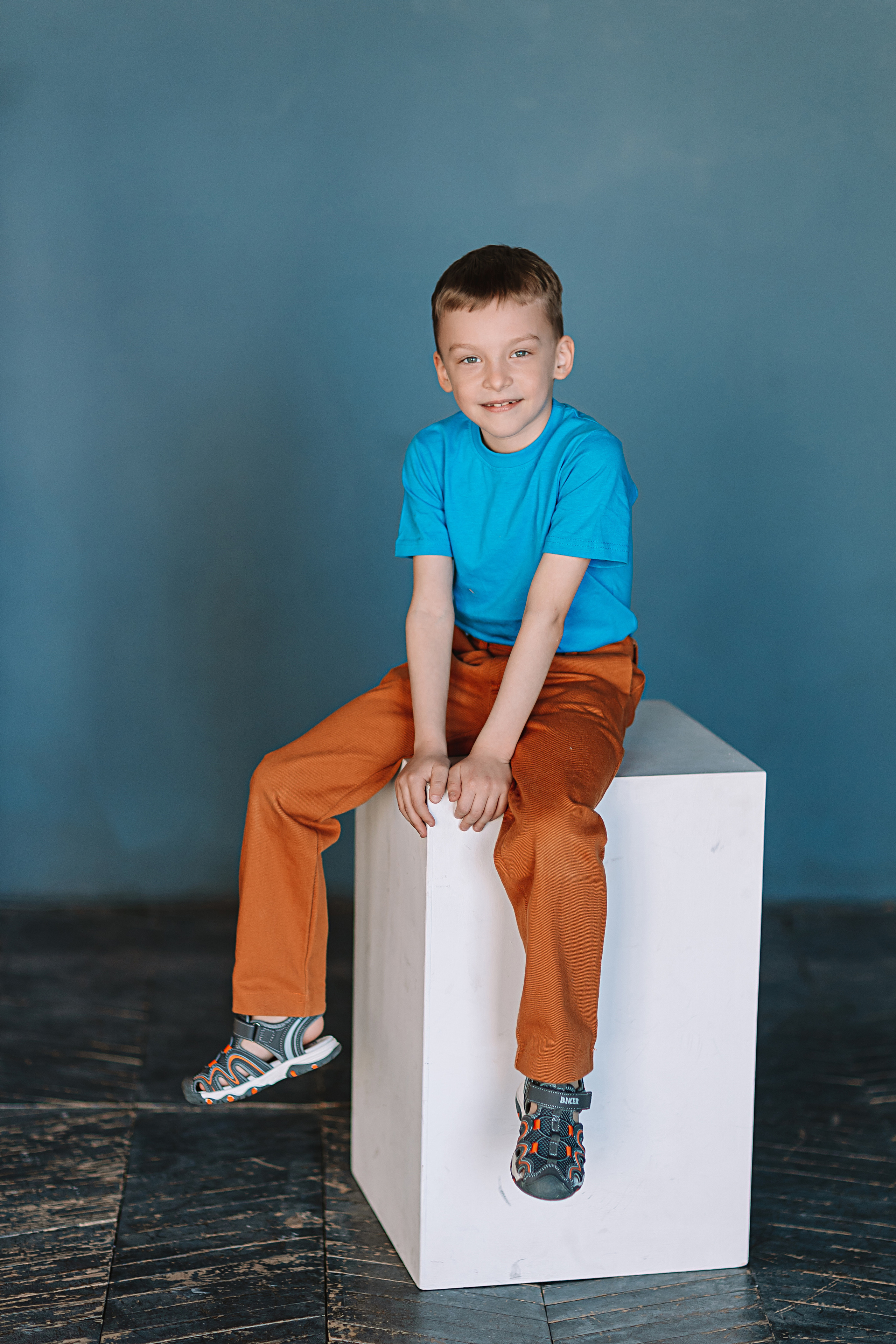 Садик в студии. Семейный фотограф Тюмень, фотограф на роды Салмина Мария