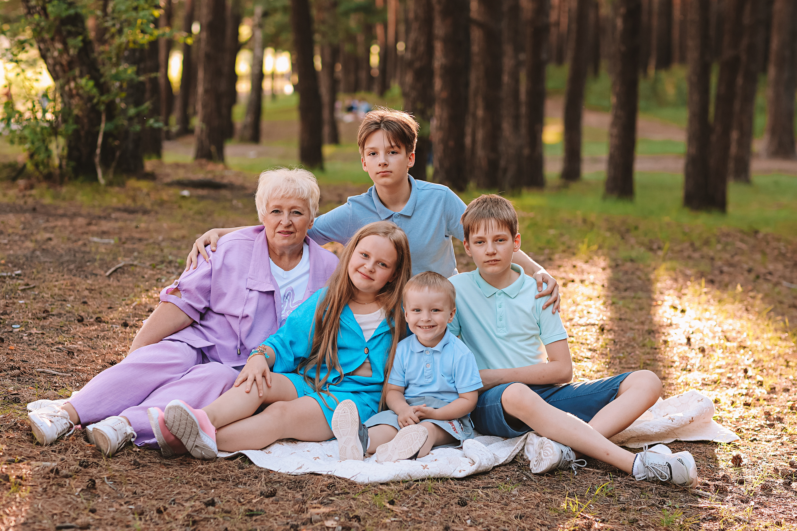 Гагаринский парк (большая семья). Семейный фотограф Тюмень, фотограф на роды Салмина Мария
