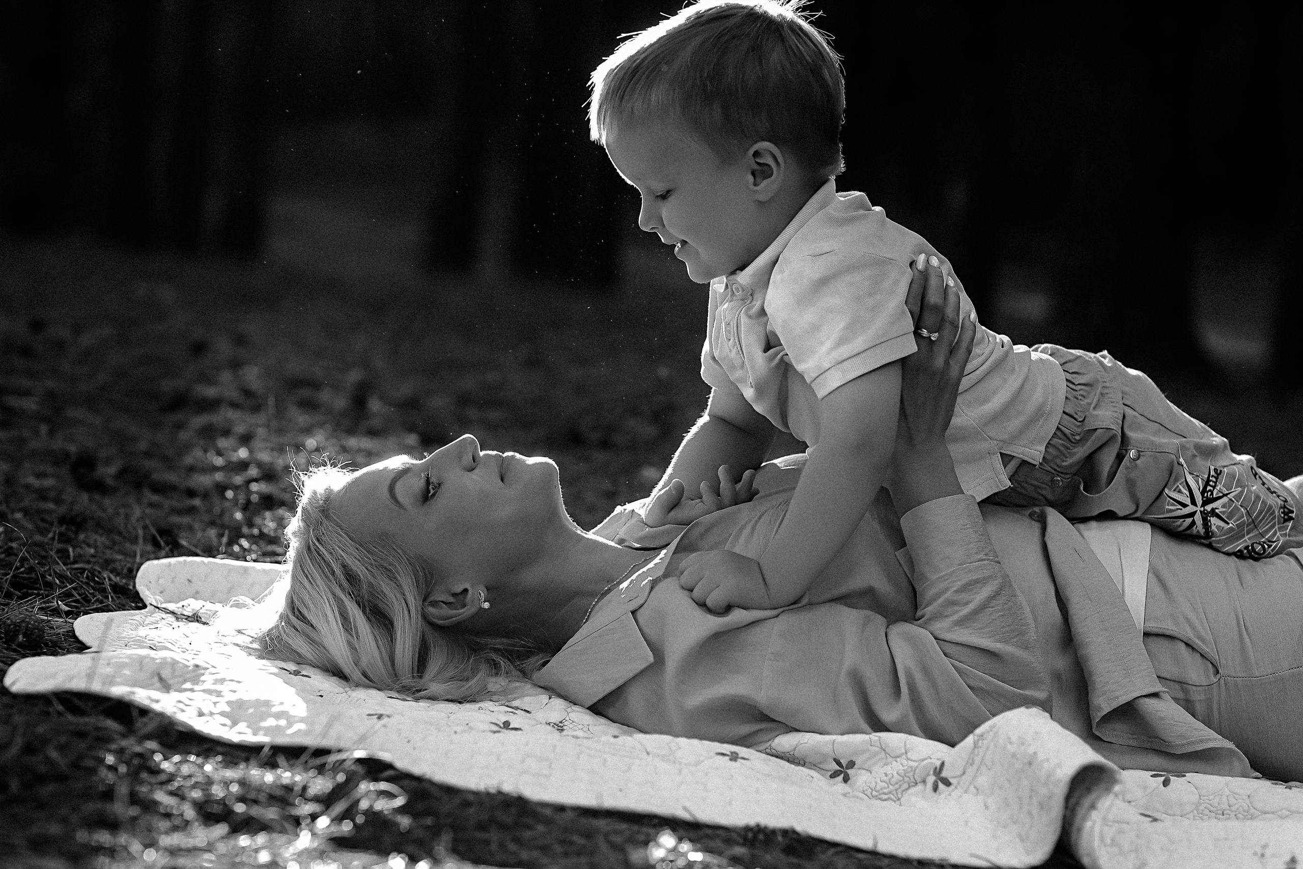 Гагаринский парк (большая семья). Семейный фотограф Тюмень, фотограф на роды Салмина Мария
