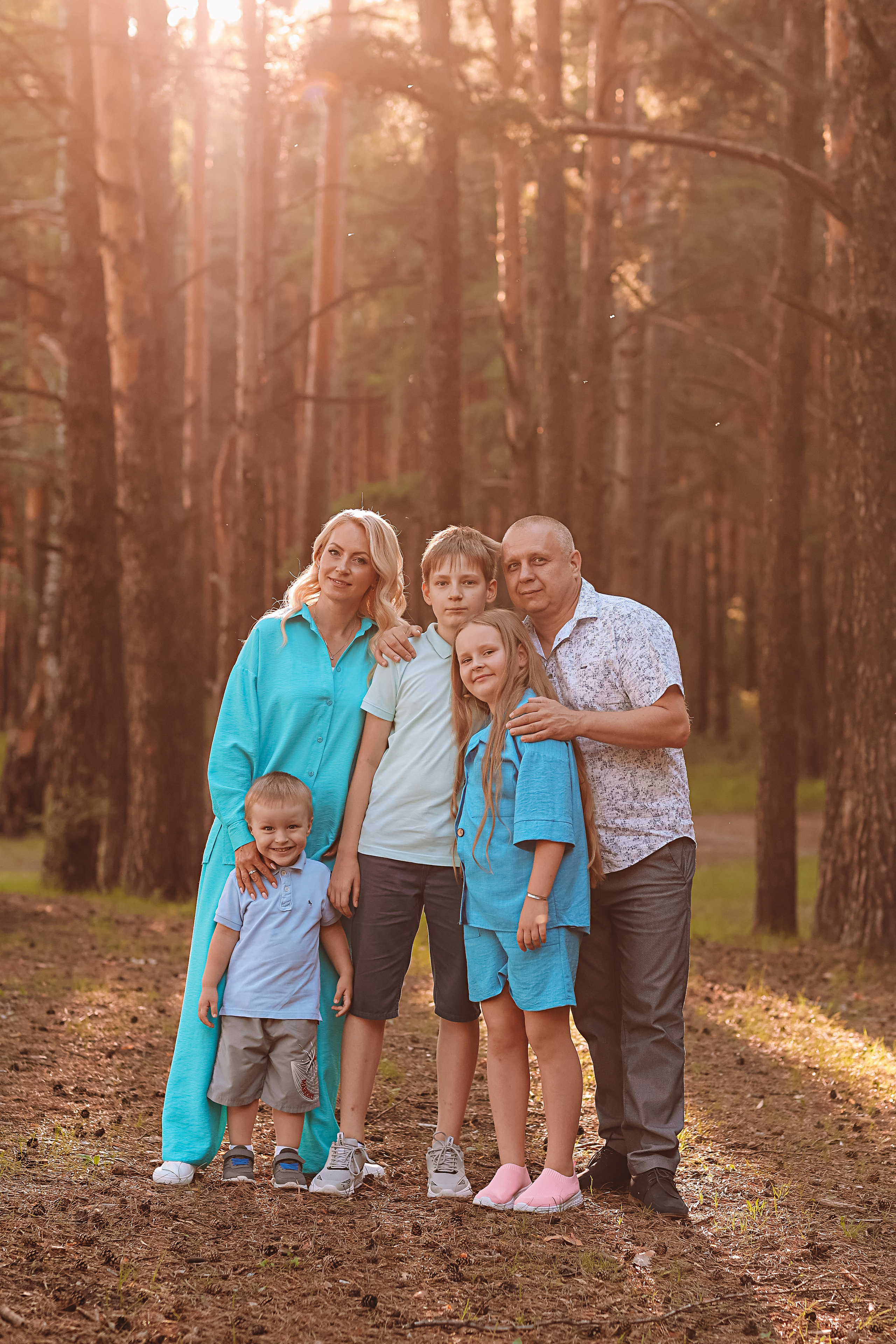 Гагаринский парк (большая семья). Семейный фотограф Тюмень, фотограф на роды Салмина Мария