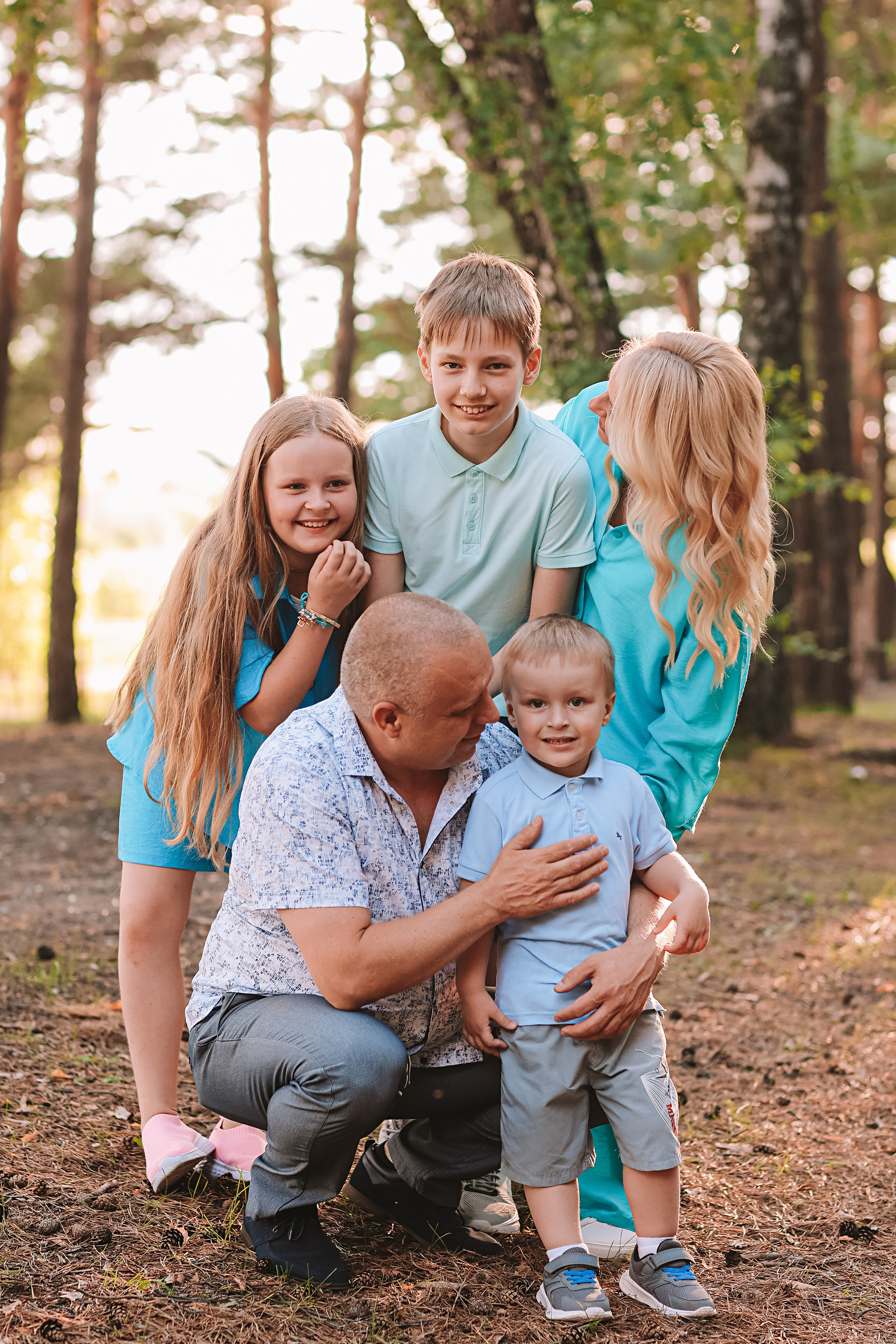 Гагаринский парк (большая семья). Семейный фотограф Тюмень, фотограф на роды Салмина Мария