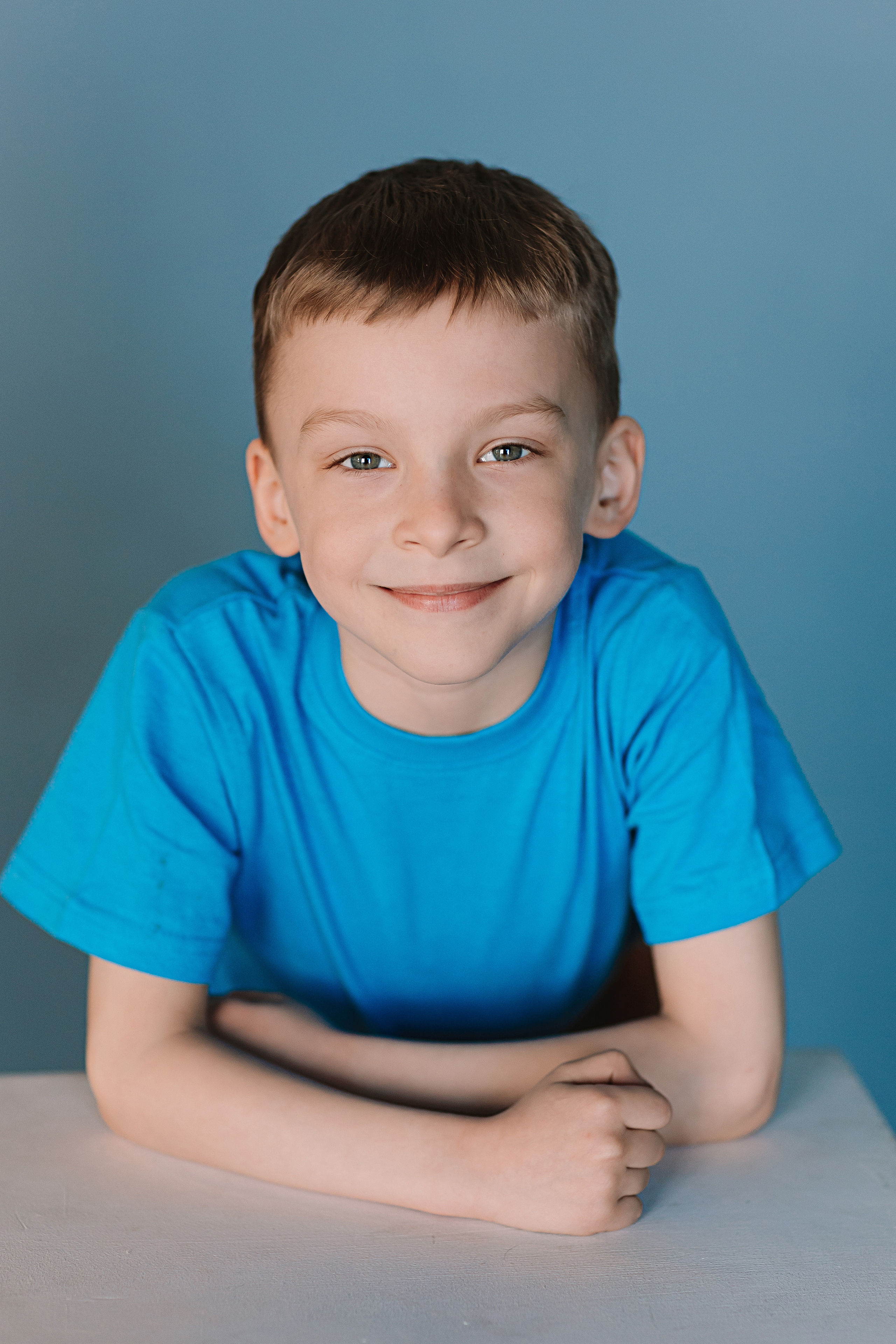 Садик в студии. Семейный фотограф Тюмень, фотограф на роды Салмина Мария