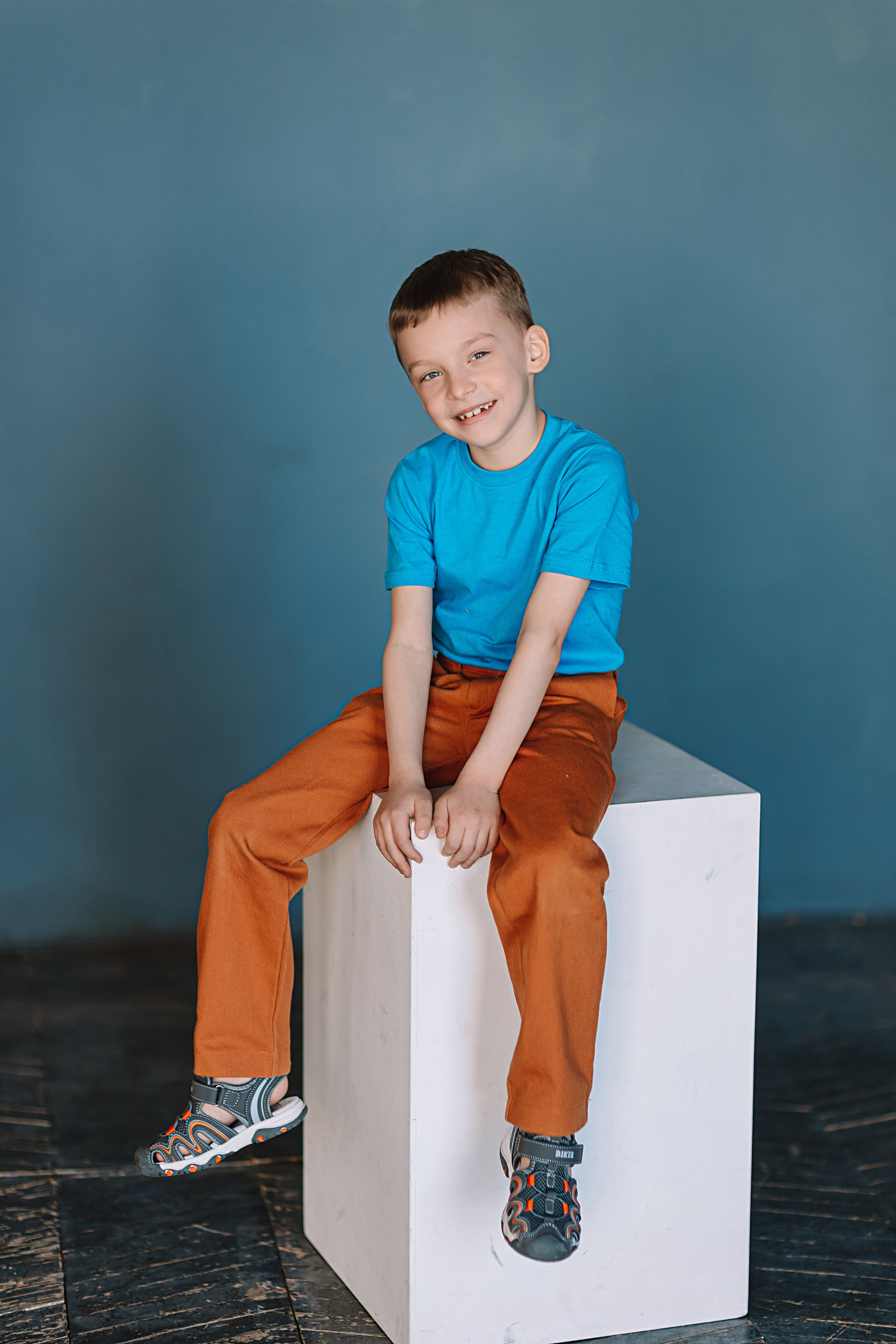 Садик в студии. Семейный фотограф Тюмень, фотограф на роды Салмина Мария