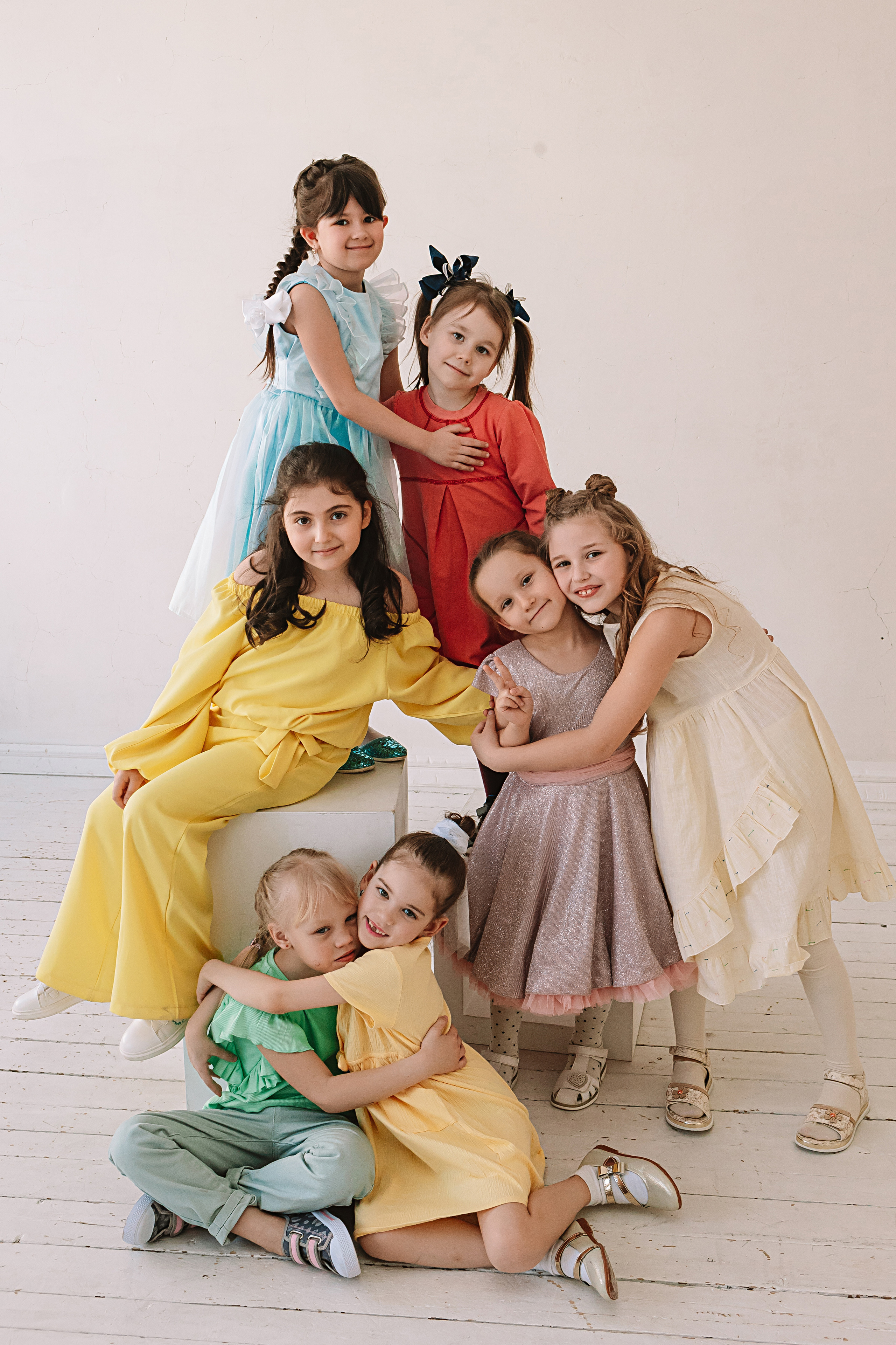 Садик в студии. Семейный фотограф Тюмень, фотограф на роды Салмина Мария