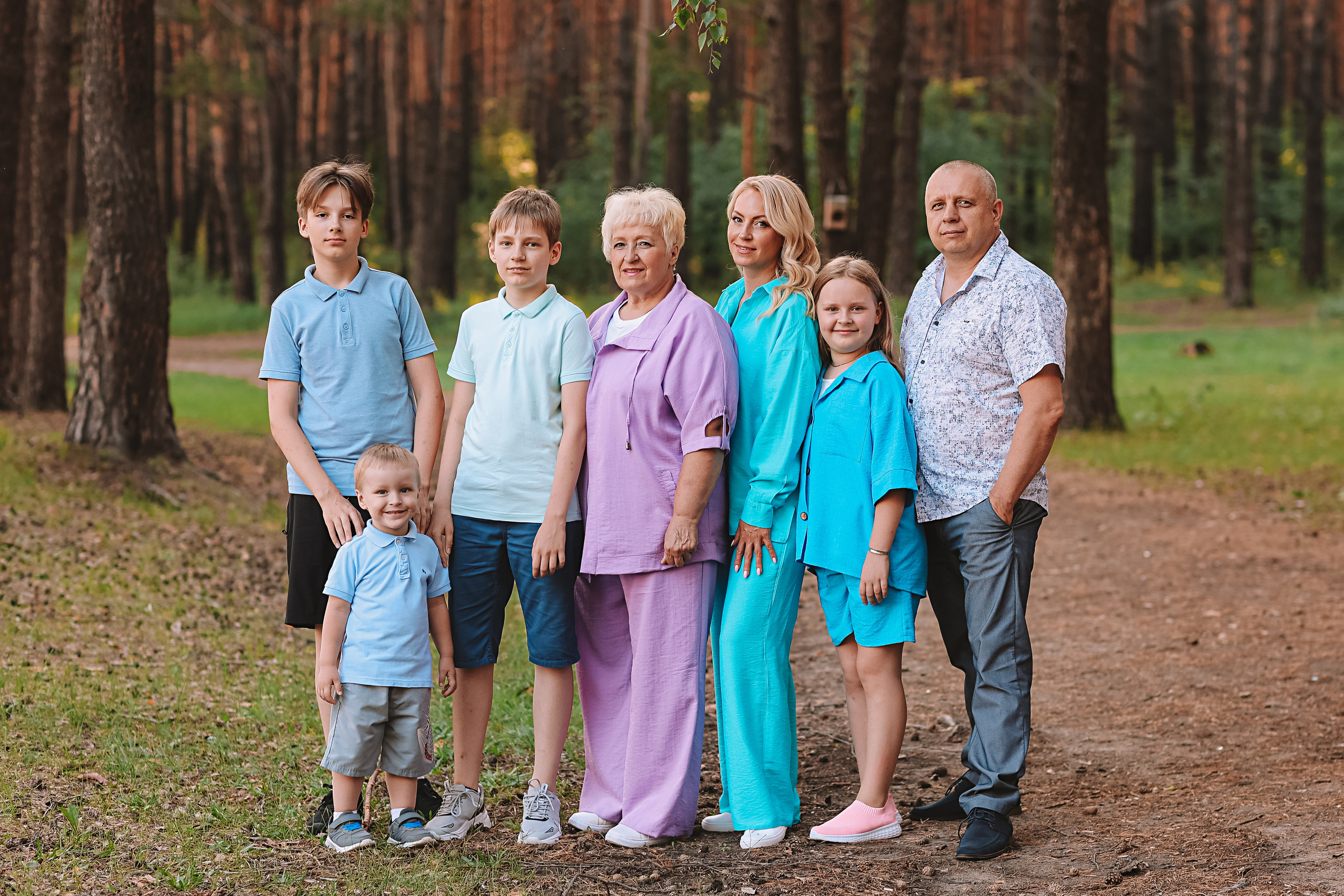 Гагаринский парк (большая семья). Семейный фотограф Тюмень, фотограф на роды Салмина Мария