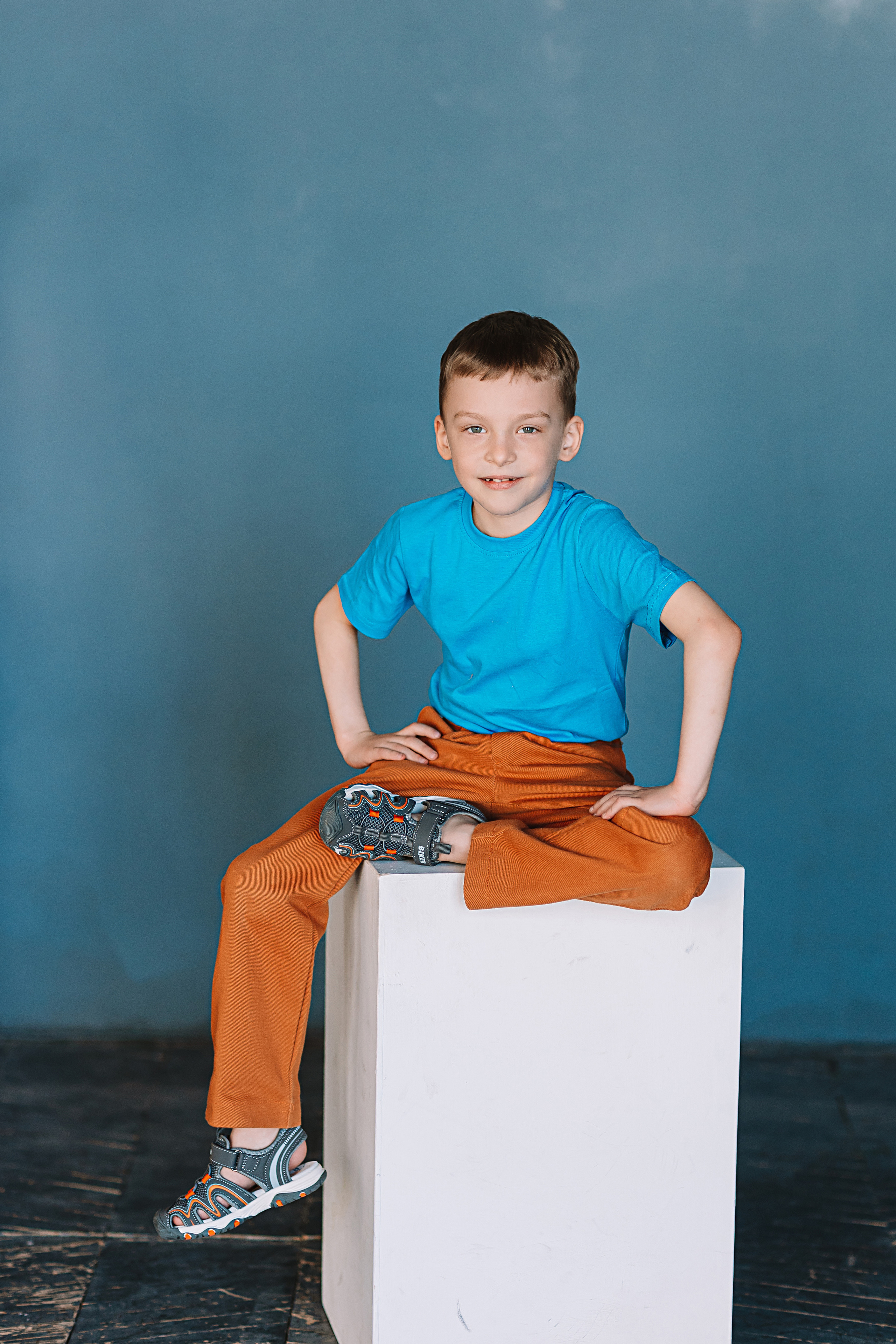 Садик в студии. Семейный фотограф Тюмень, фотограф на роды Салмина Мария