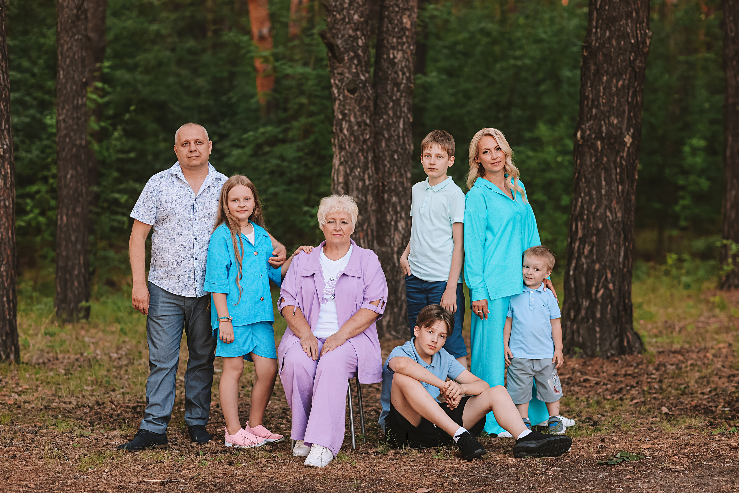 Гагаринский парк (большая семья). Семейный фотограф Тюмень, фотограф на роды Салмина Мария