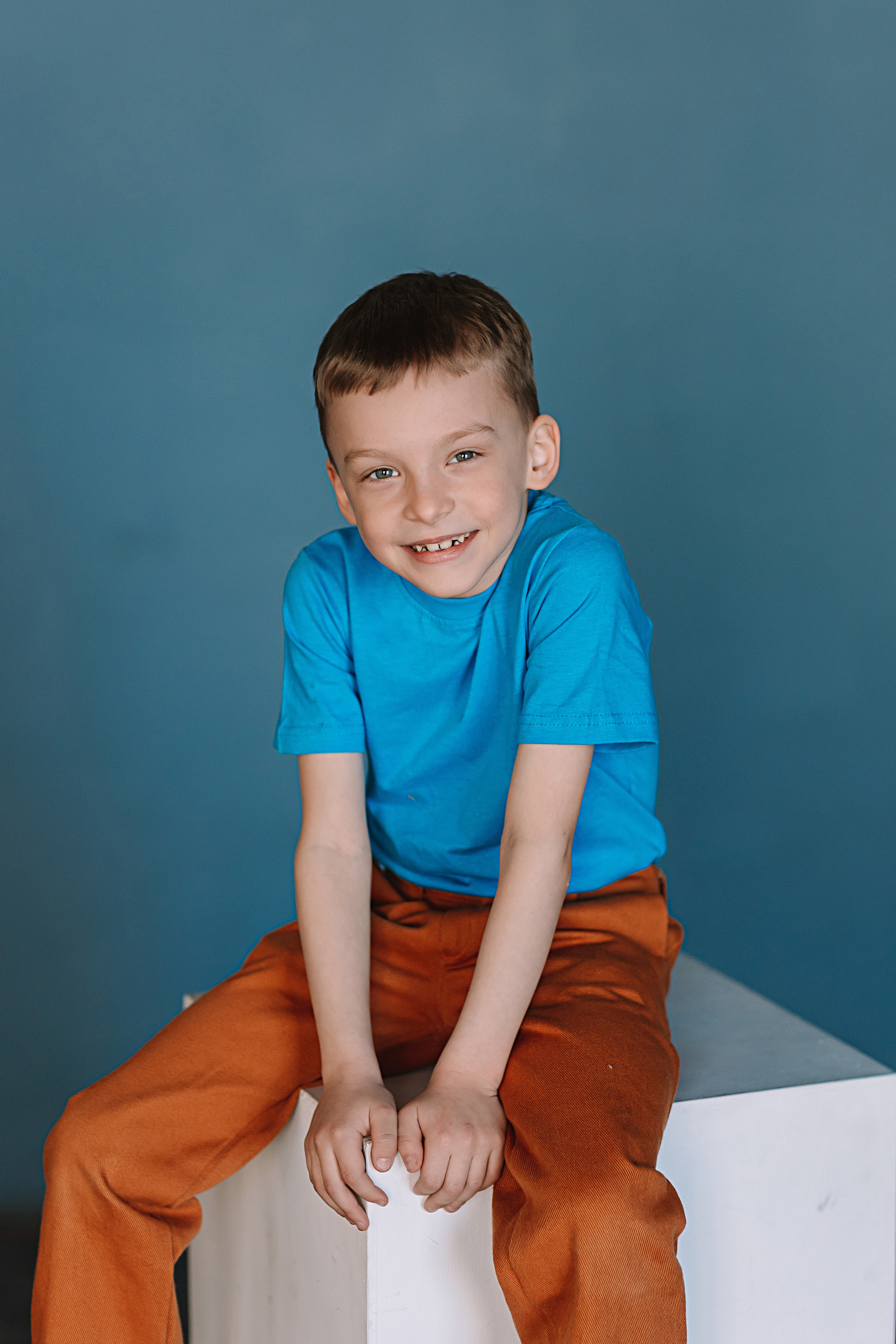 Садик в студии. Семейный фотограф Тюмень, фотограф на роды Салмина Мария