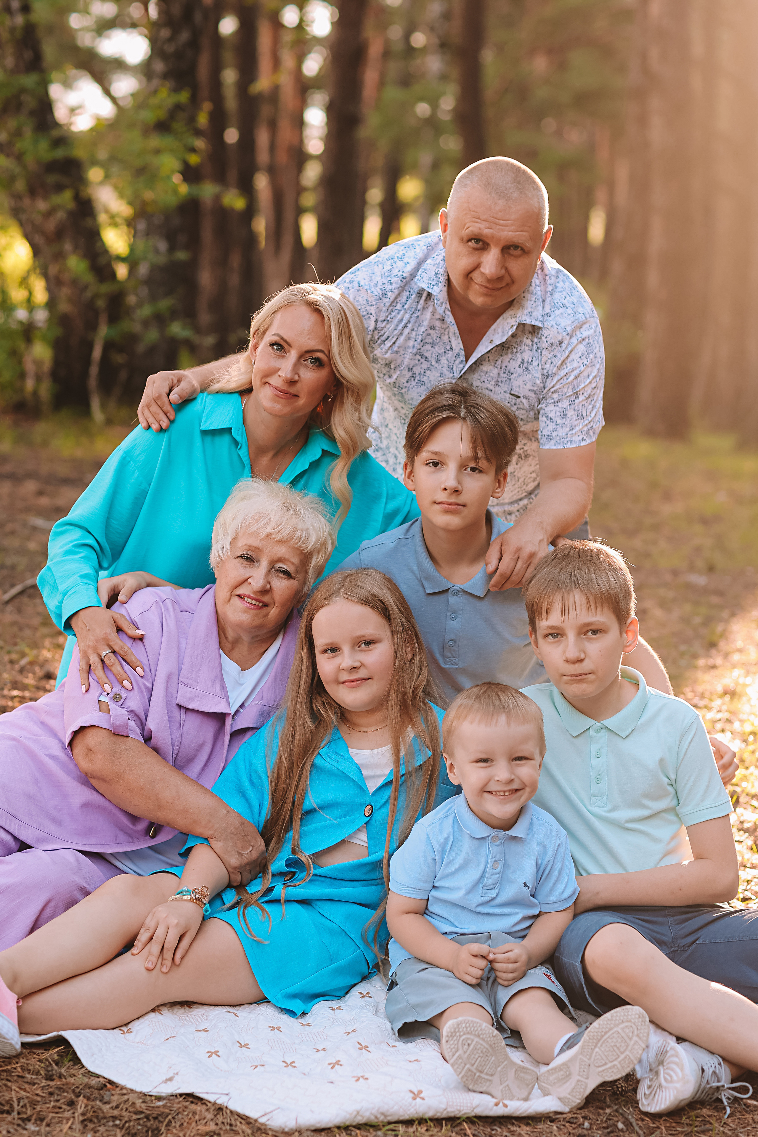 Гагаринский парк (большая семья). Семейный фотограф Тюмень, фотограф на роды Салмина Мария