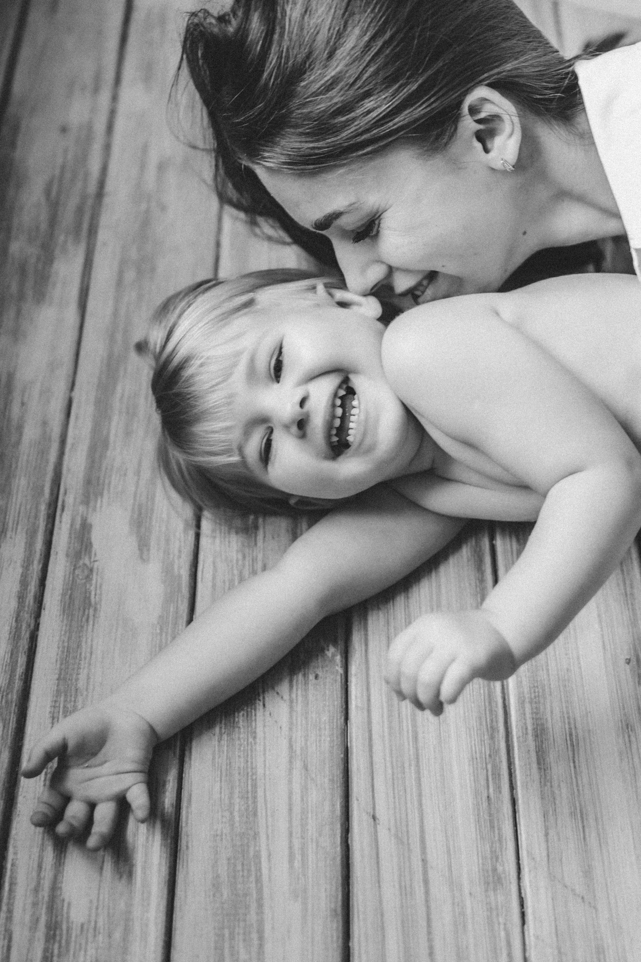 Материнство, мама и дочь