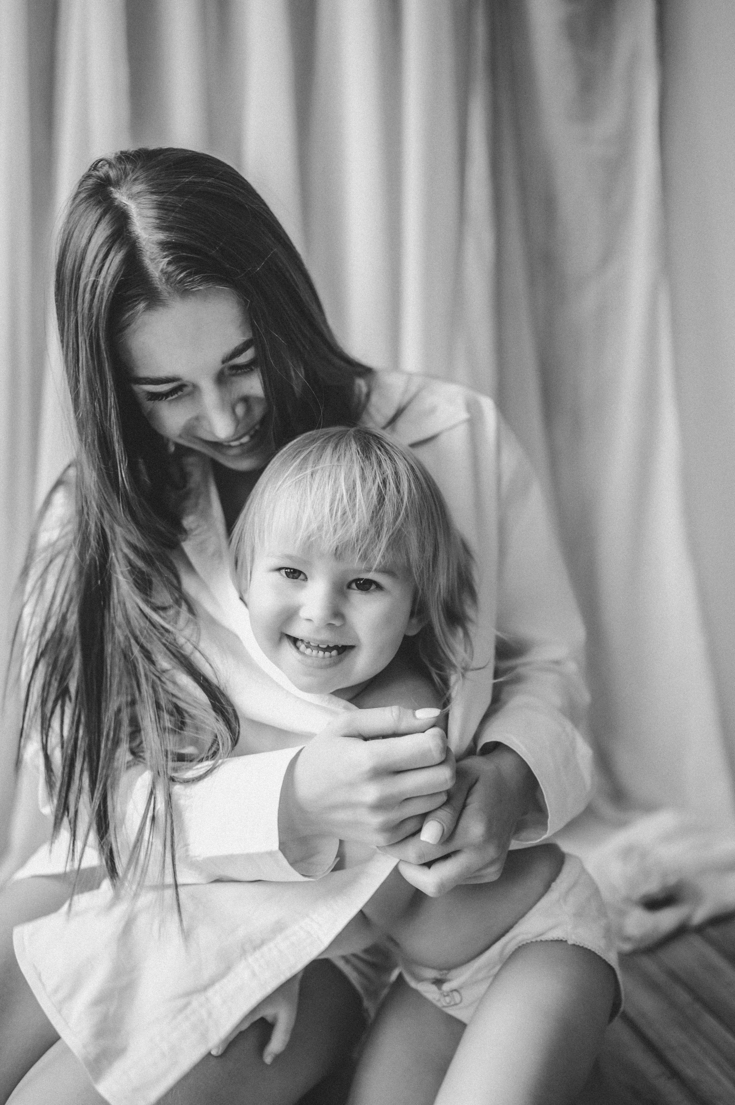 Материнство, мама и дочь