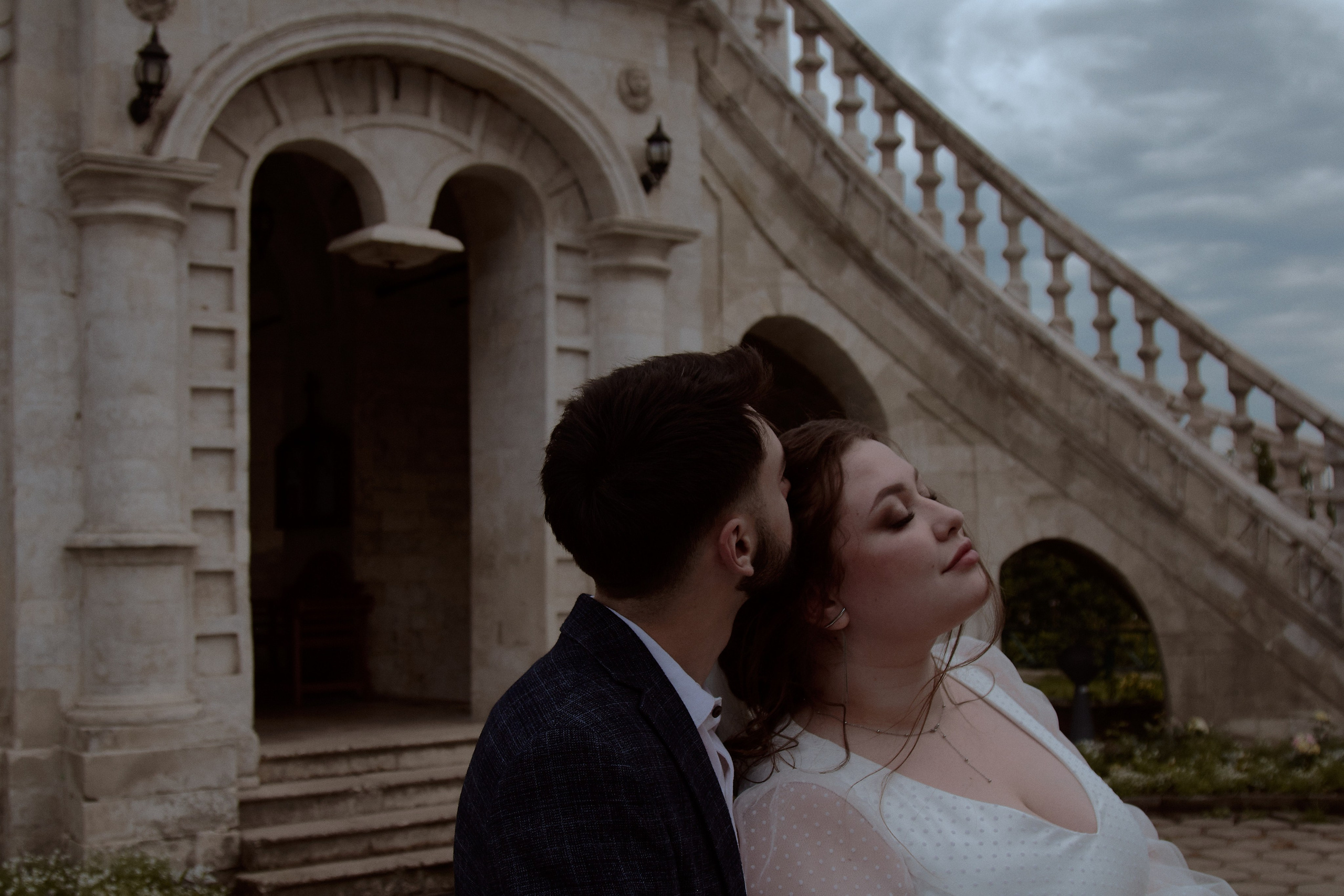 Виктория и Даниэль. Владимирский храм. Фотограф лавстори Москва/МО Приятелева Ангелина