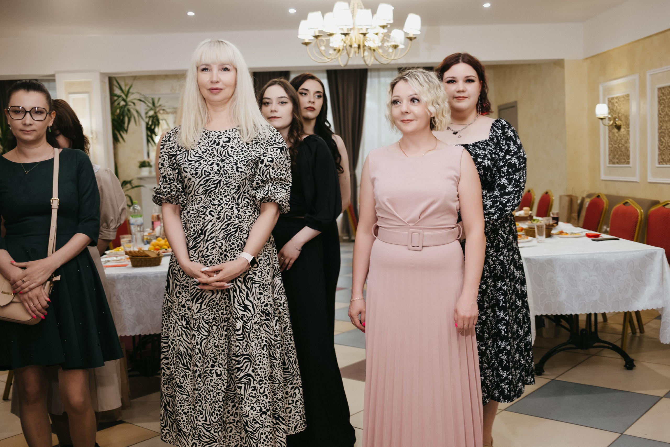 Выпускной 11 класс школы № 30. Свадебный и репортажной фотограф Денис Ожигин в Краснодаре и Краснодарском крае