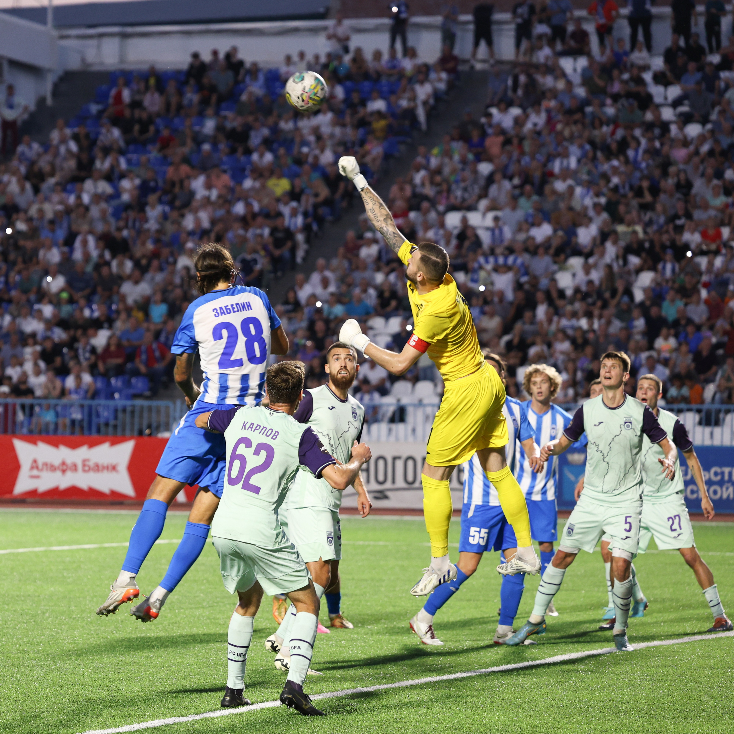 Фото футбольных матчей Первая лига ФНЛ. Фотограф Дмитрий Алексеев