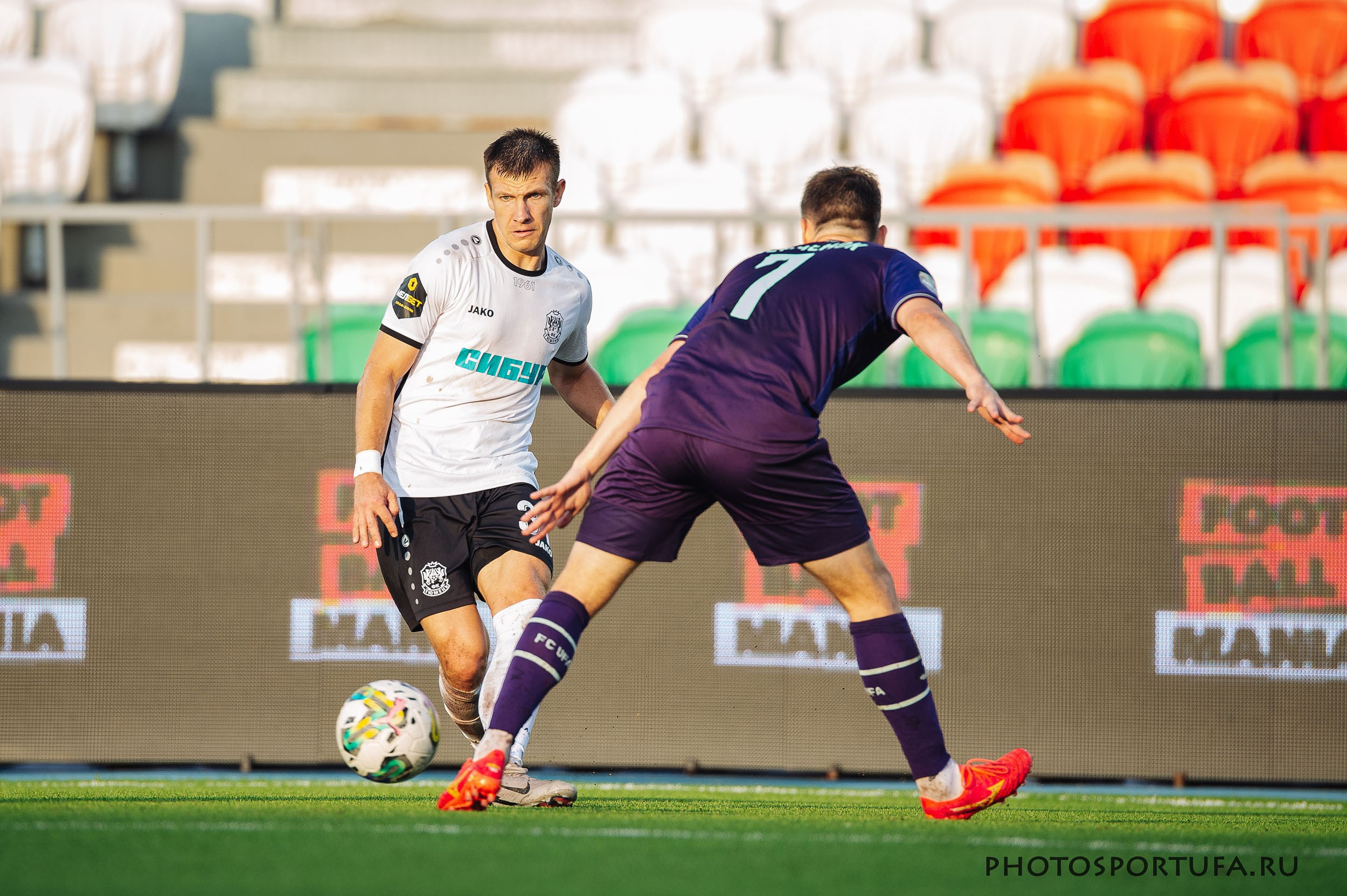 Россия — МЕЛБЕТ — Первая Лига. 4 -й тур «ФК УФА» — ФК «Тюмень». Спортивный фотограф в Уфе Евгений Буров