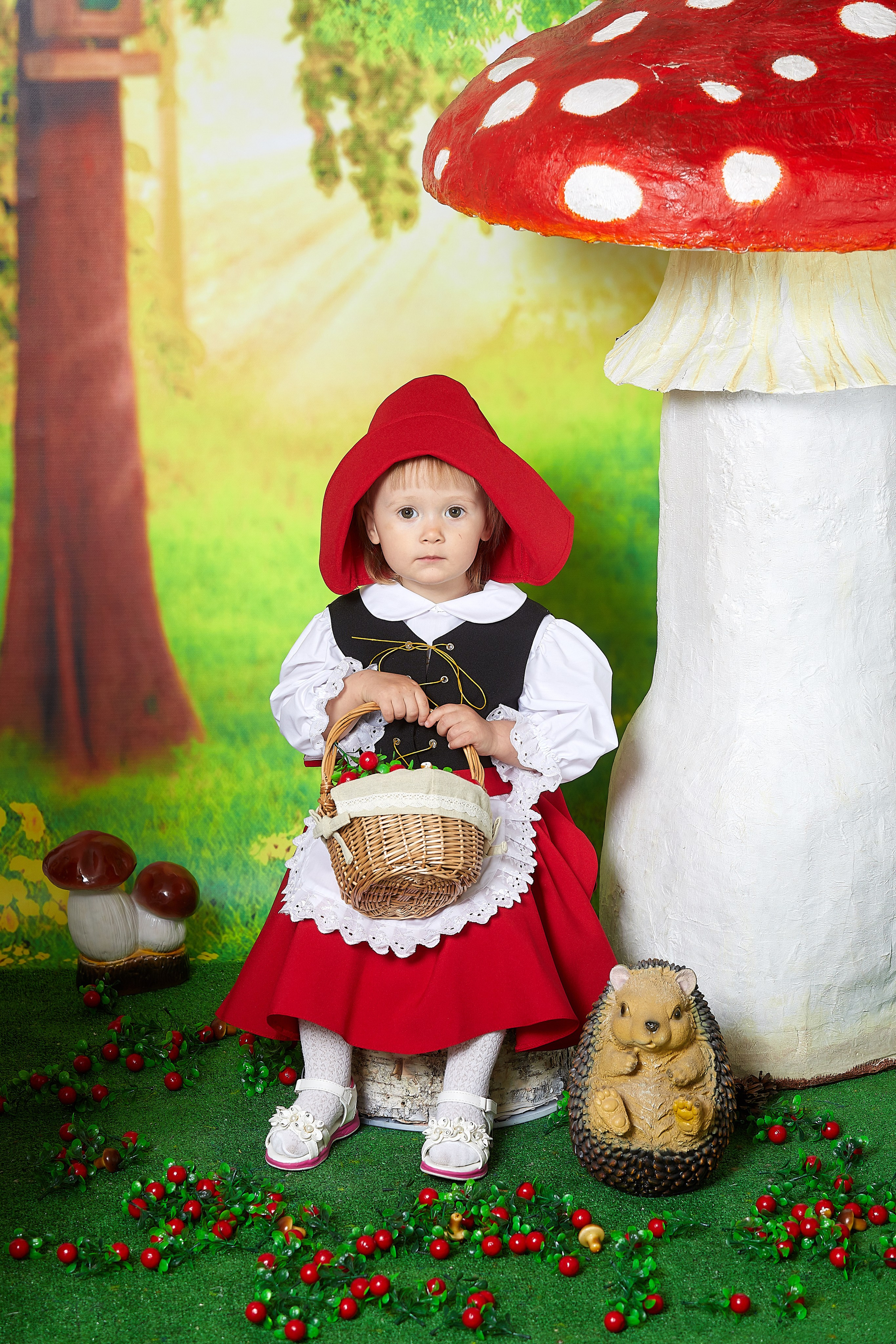 Под грибом. Детская выездная фотостудия