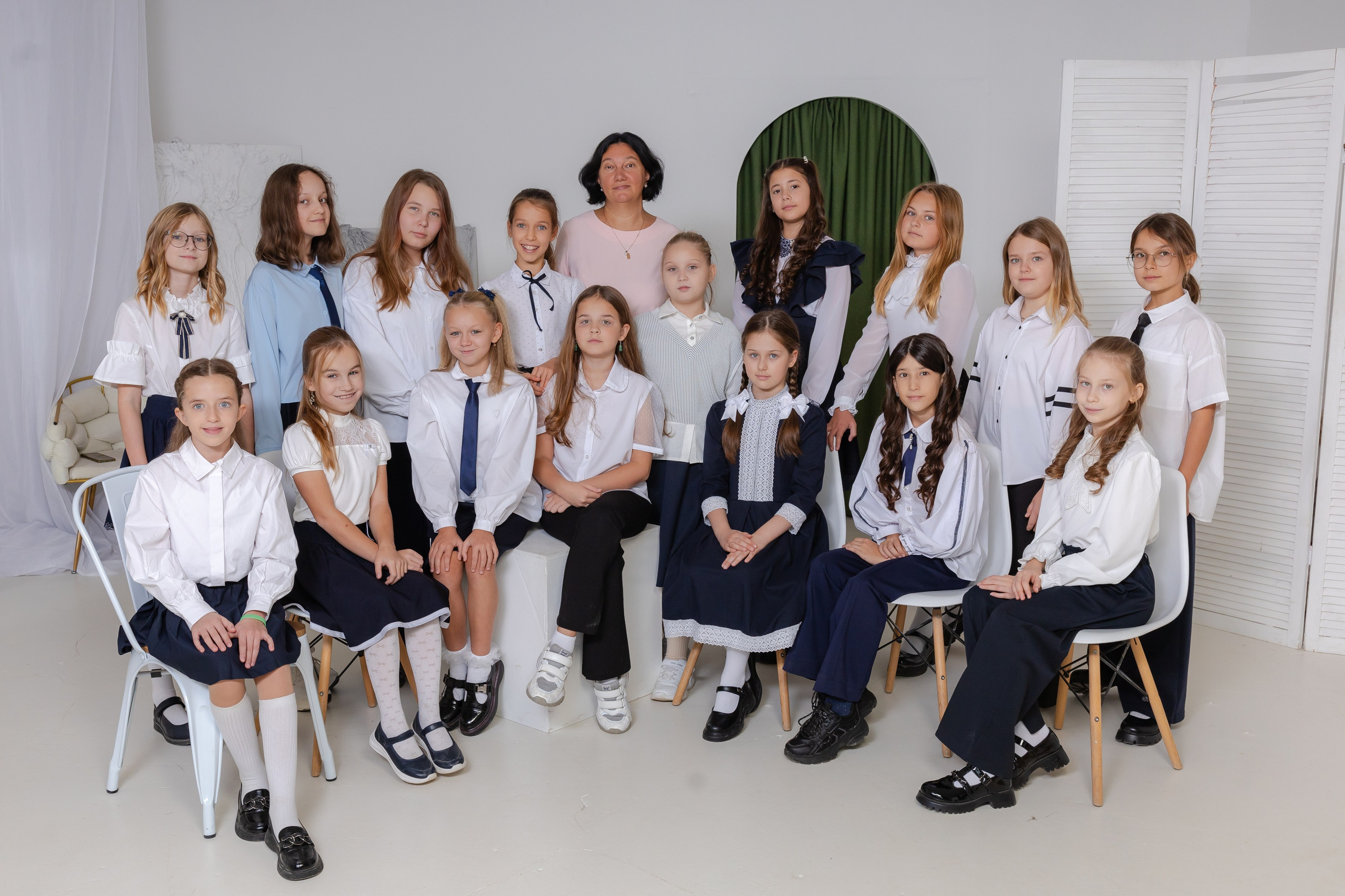 Съёмка в студии 4 класс. Выпускные альбомы Чехов