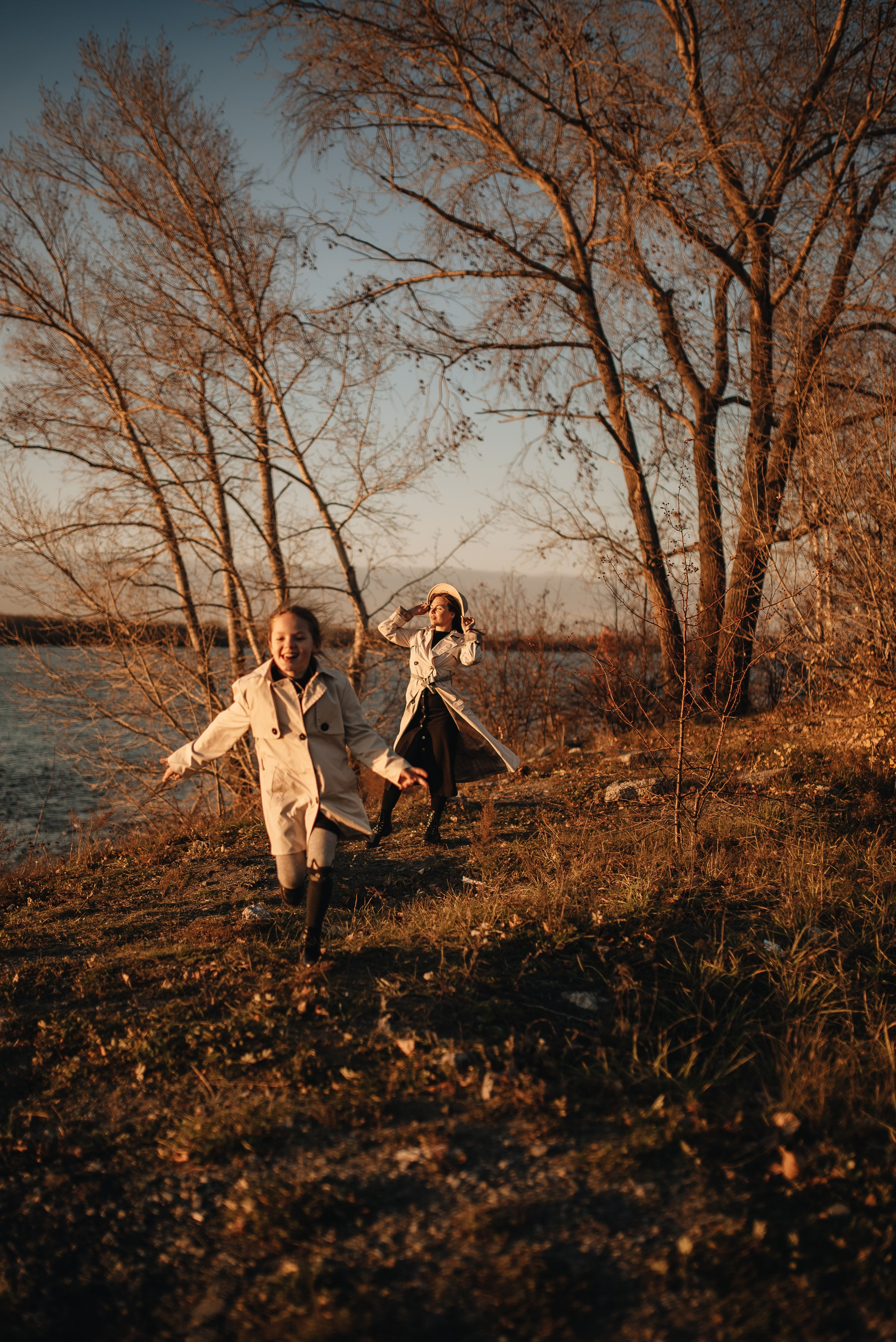Катя и Варя (маяк). Семейная фотосессия в Новосибирске от фотографа Ольги Коваль
