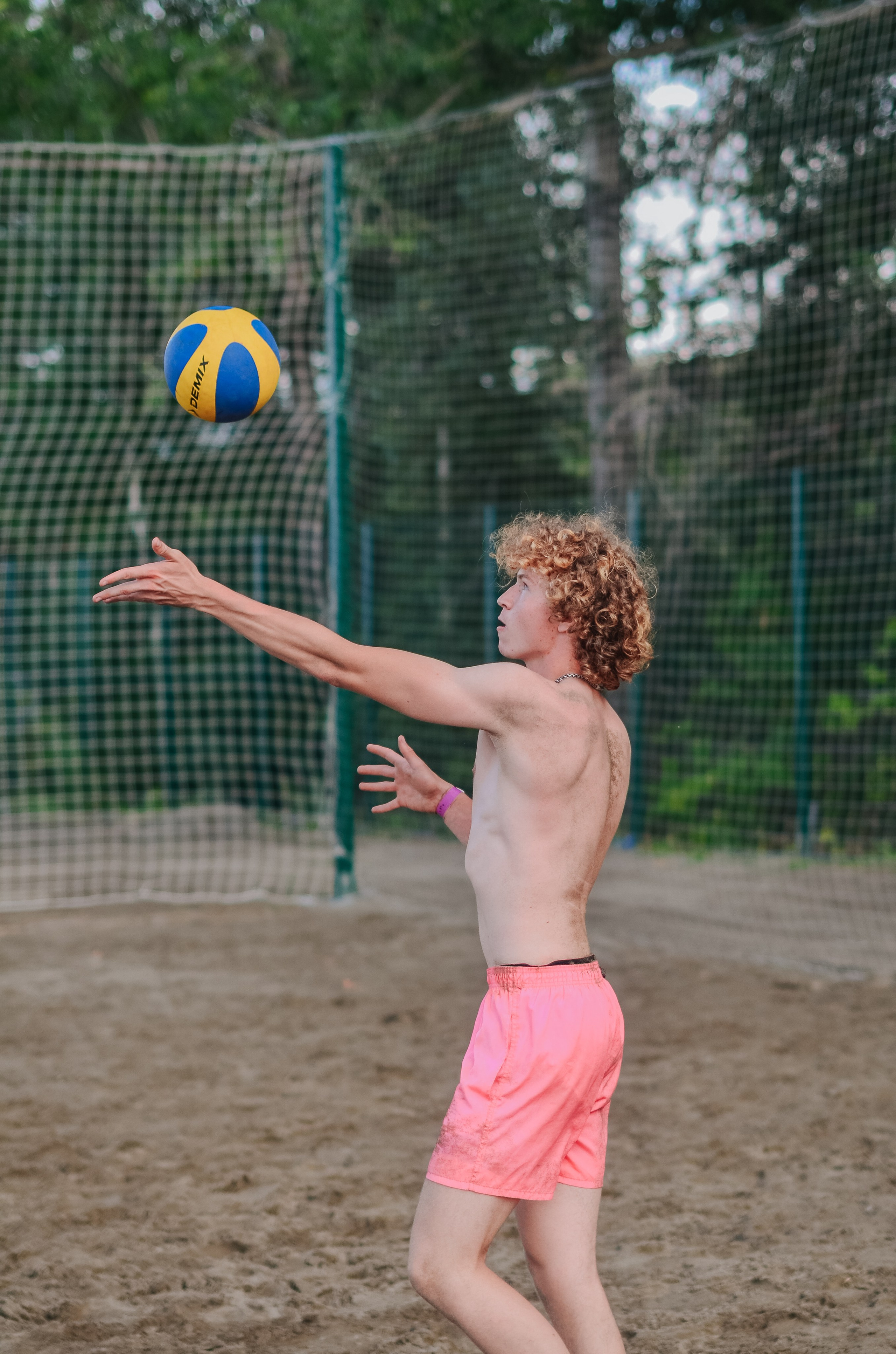 Фестиваль «Грань» 2025. Спортивная площадка. Денисова Аля — фотограф для парных съемок и индивидуальных историй в Барнауле