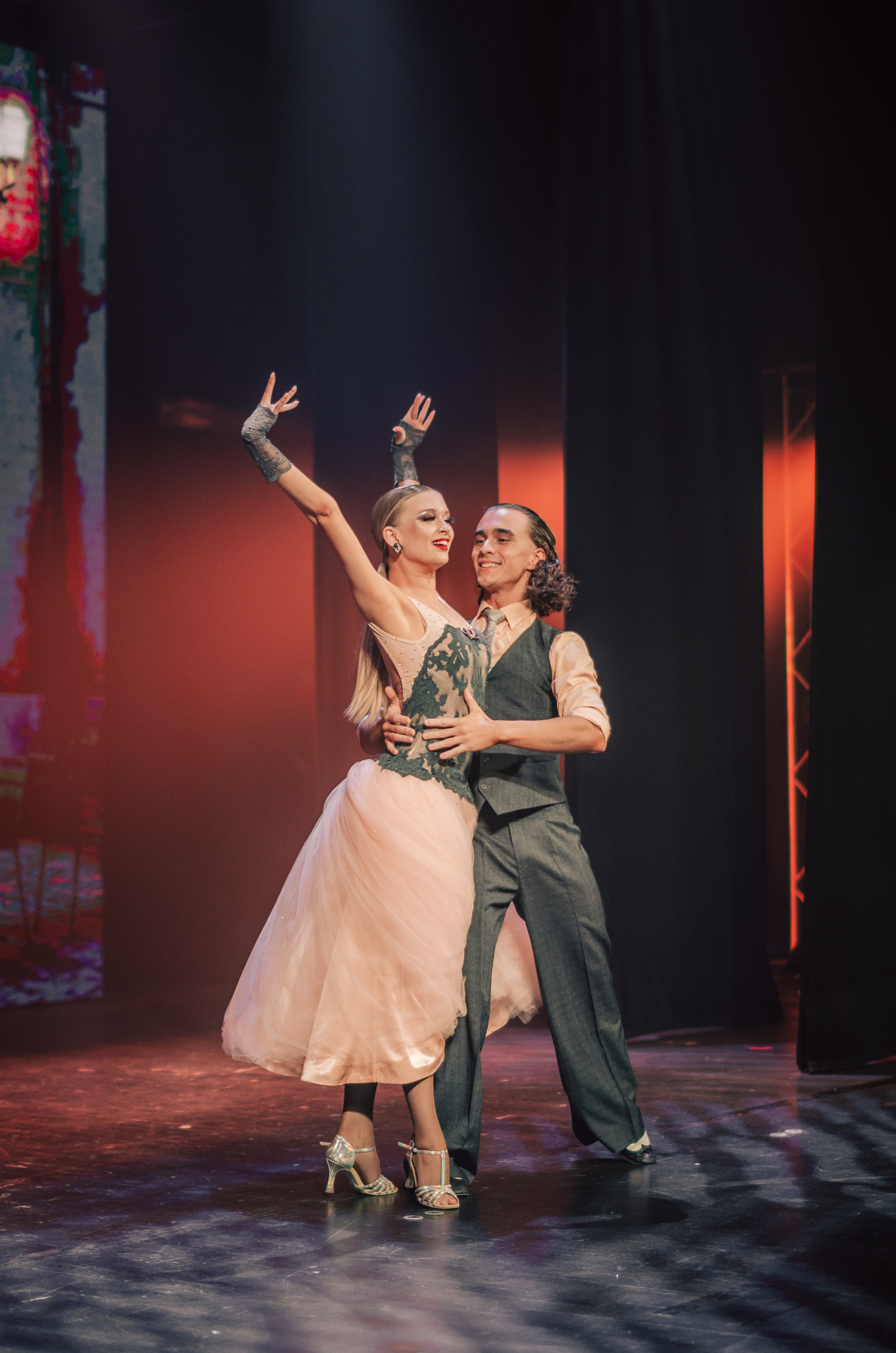 Фоторепортаж танцевального мероприятия. Денисова Аля — фотограф для парных съемок и индивидуальных историй в Барнауле