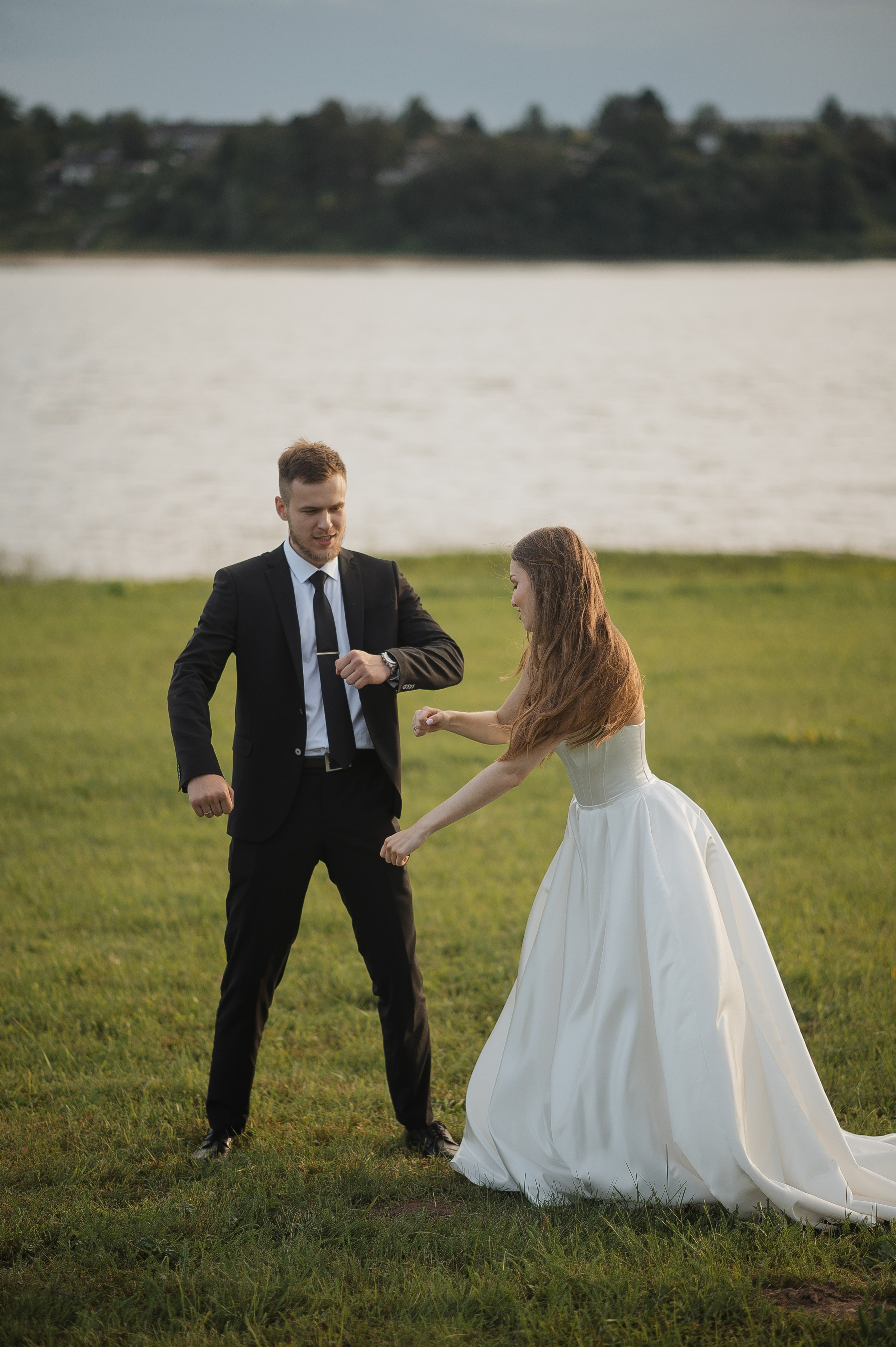 Свадьба на берегу Волги. Свадебный фотограф в Ярославле Денис Медоваров