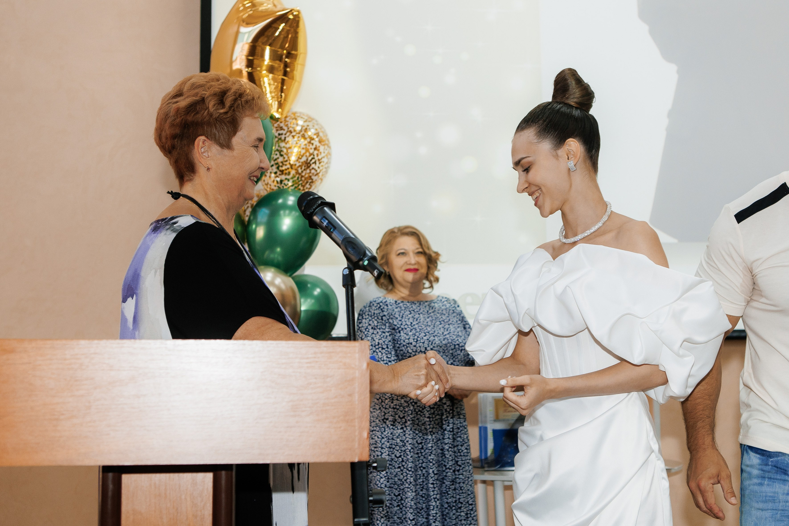 Выпускной Гимназия 12 2024 г. Свадебный и портретный Фотограф в Липецке Дмитрий Котюков