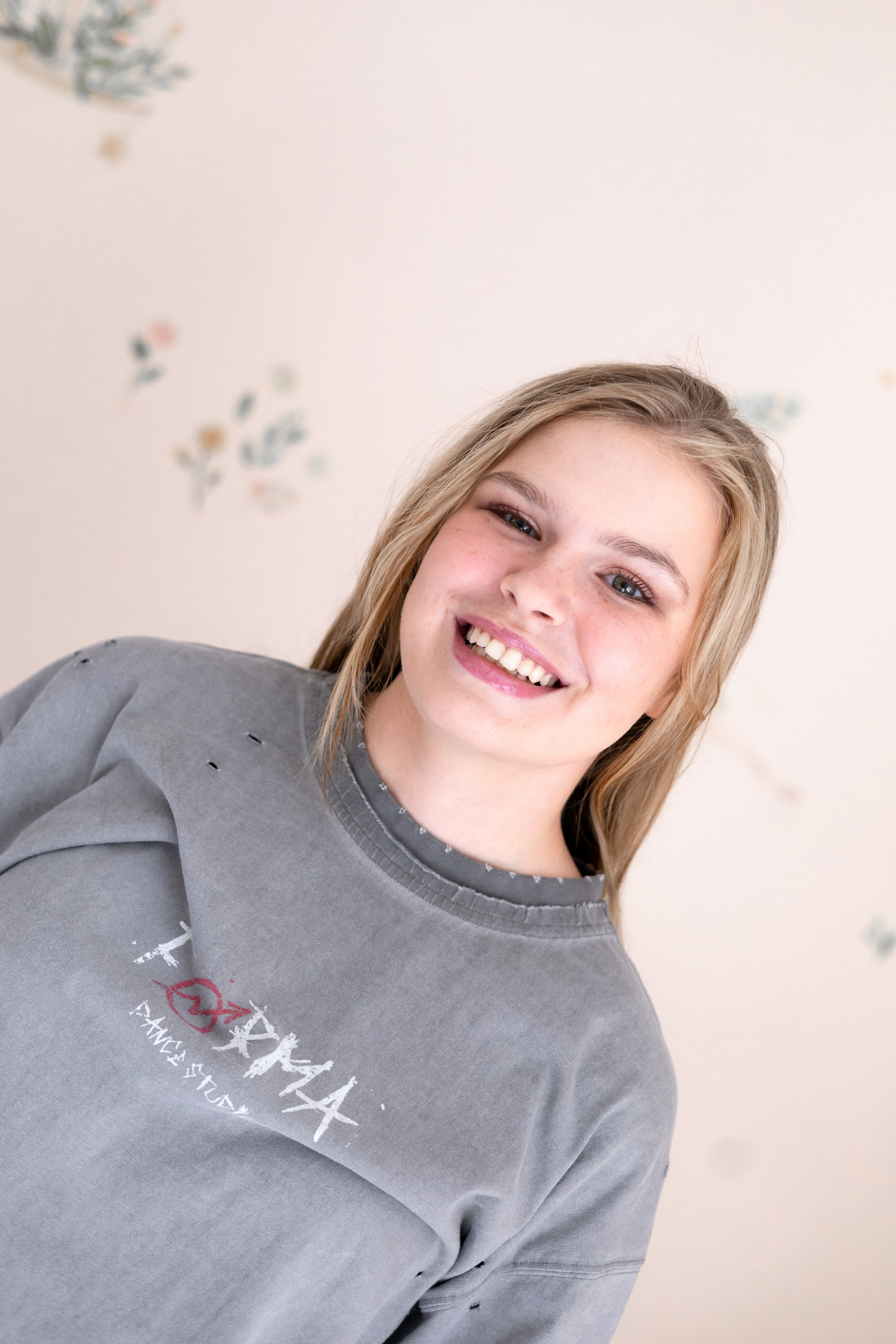 Урок макияжа для 15-летней Лизы. Школа для девочек во Владивостоке — Само Совершенство