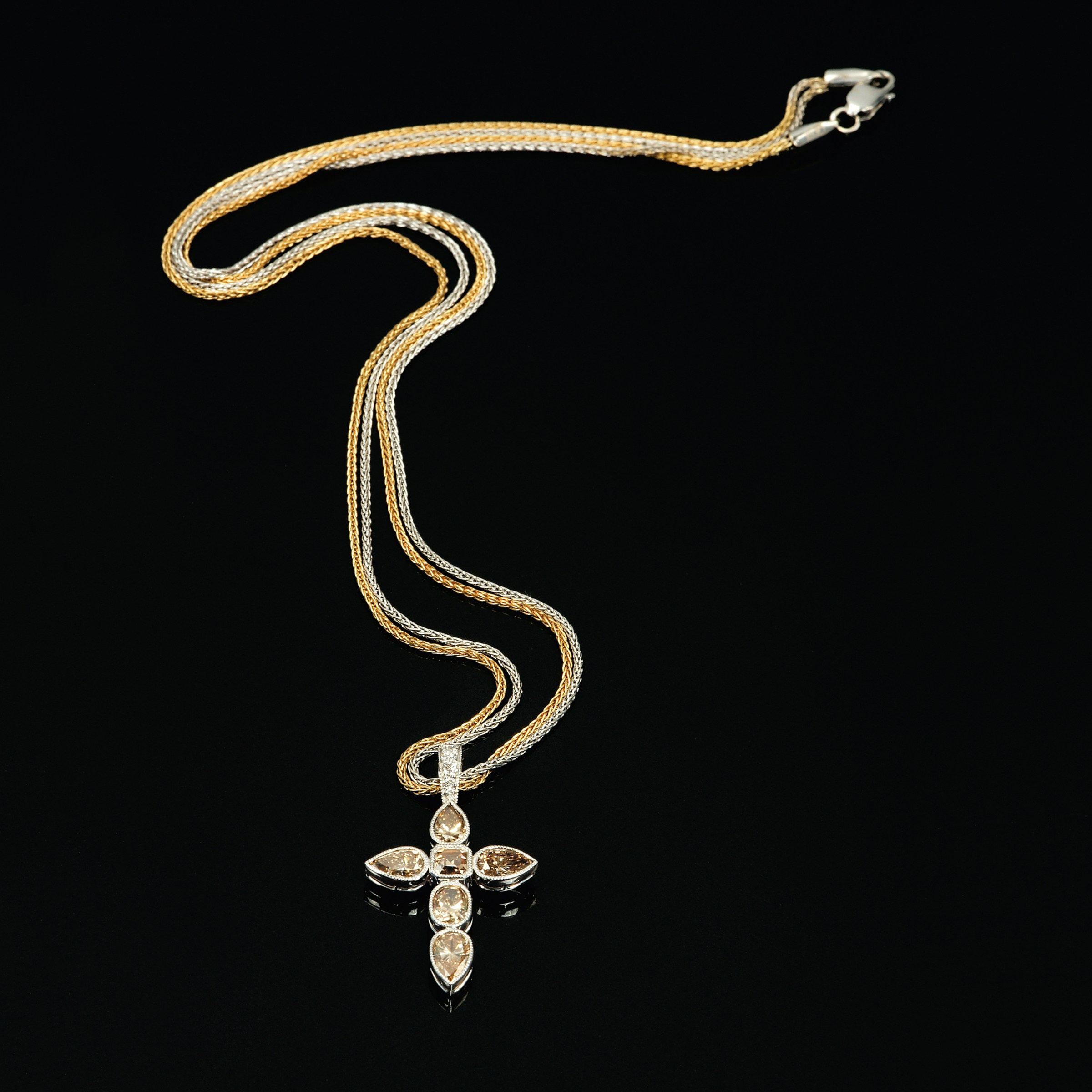 Фотосъемка ювелирных украшений. Предметный и рекламный фотограф в Москве и Московской области Максим Стриганов