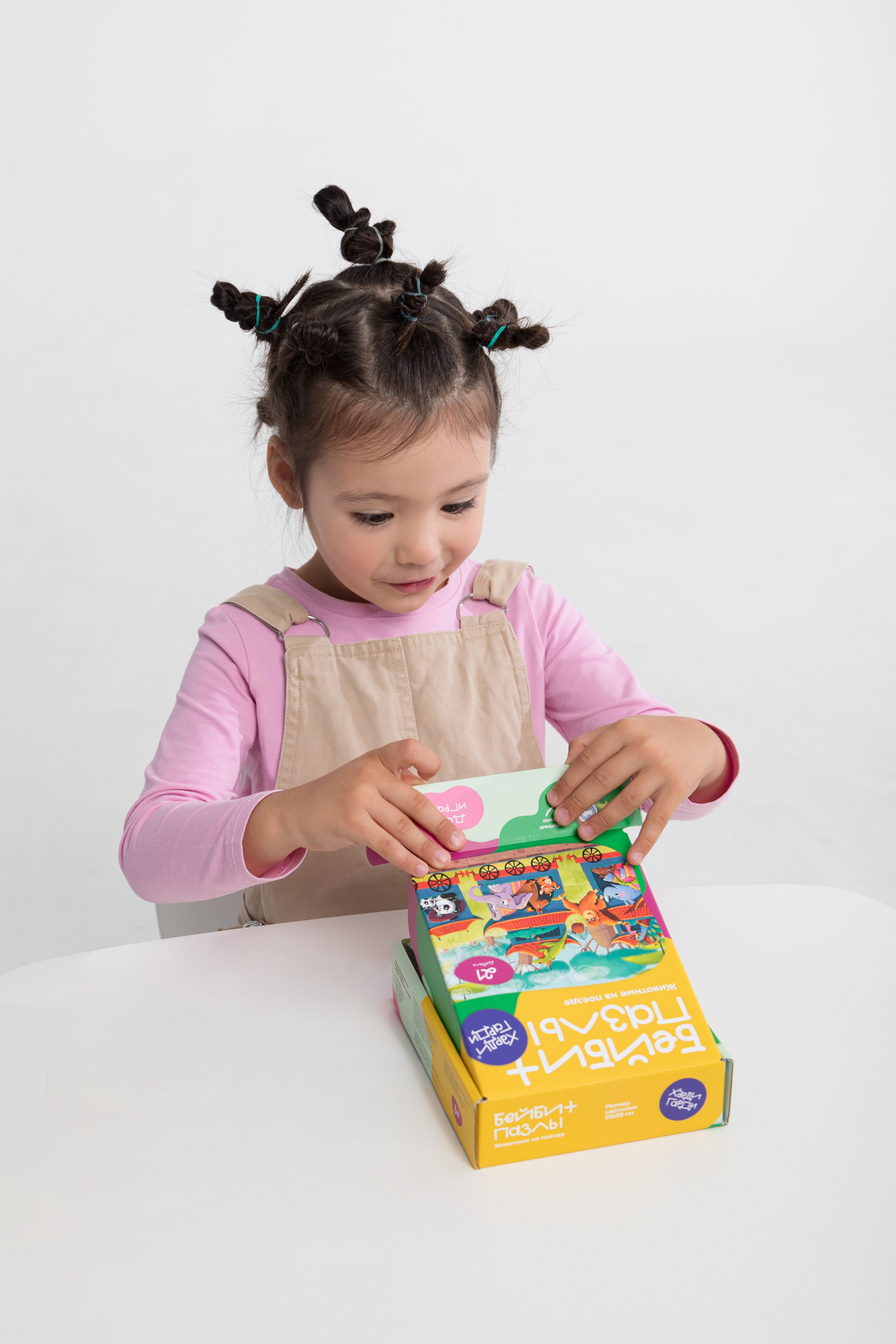 Каталожная съемка в циклораме для бренда детских товаров. Детский и контент фотограф Надя Волкова Санкт-Петербург