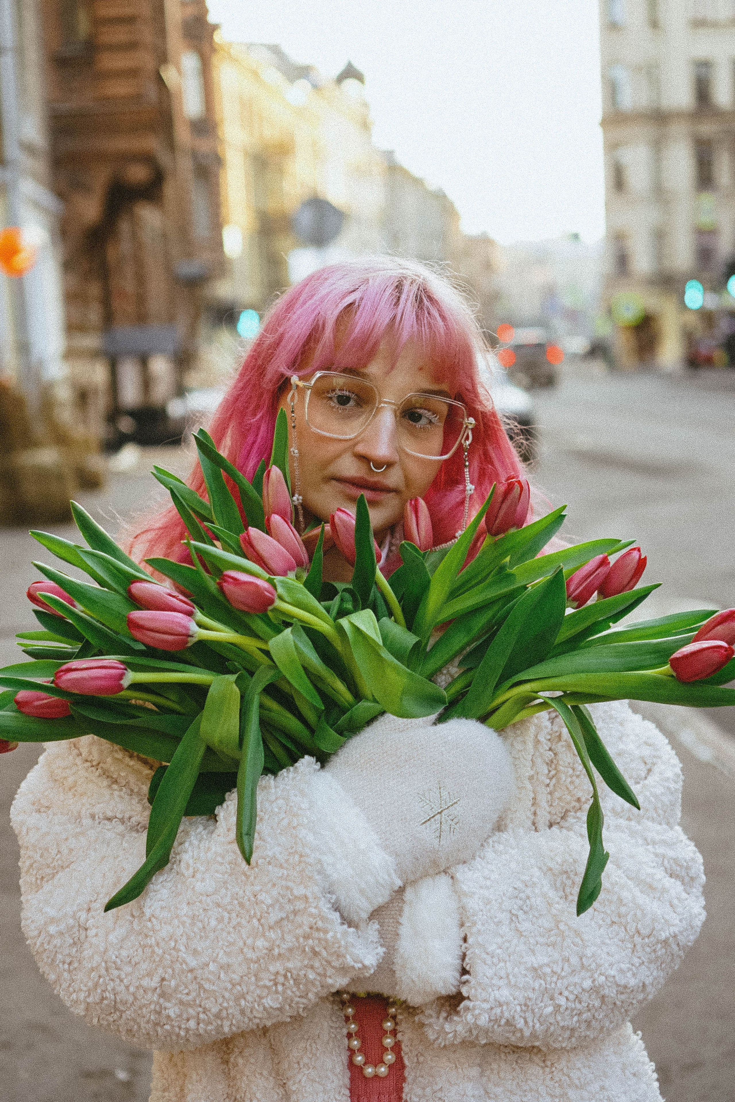 Прогулочная фотосессия с тюльпанами. Профессиональный фотограф, Санкт-Петербург — Виктория Богомолова