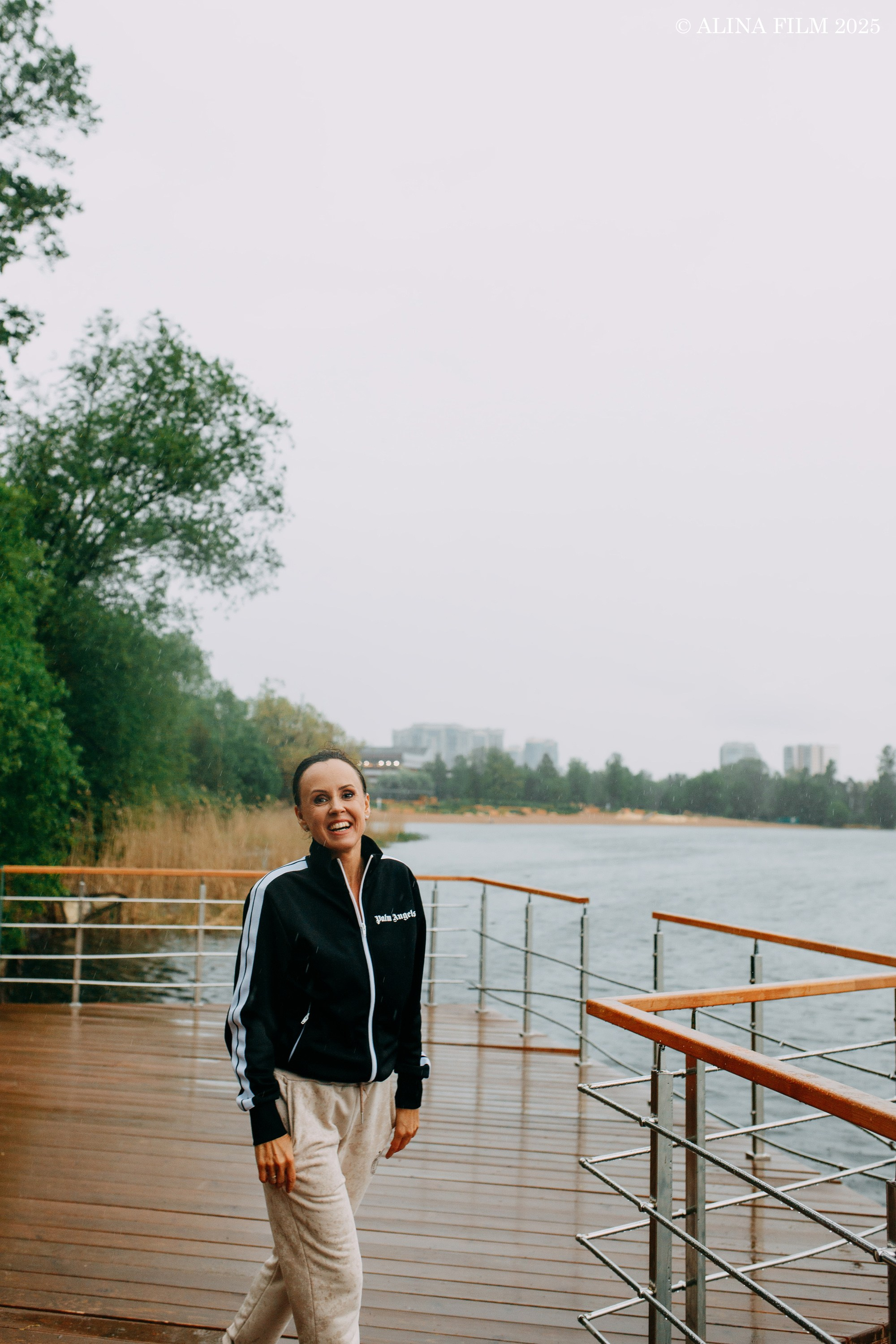 Фотосессия в дождь на Озерках. Фотограф в Санкт-Петербурге Alina Film