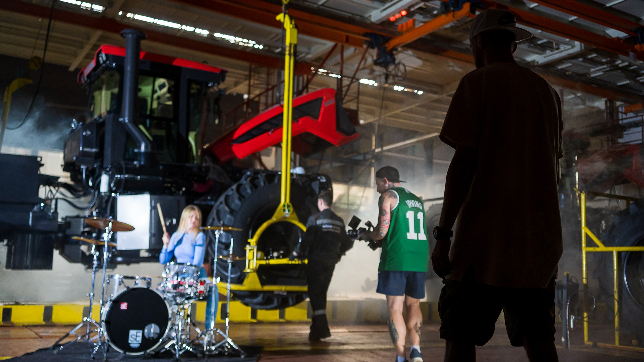 Кировский завод. Графический дизайнер Илья Левченко