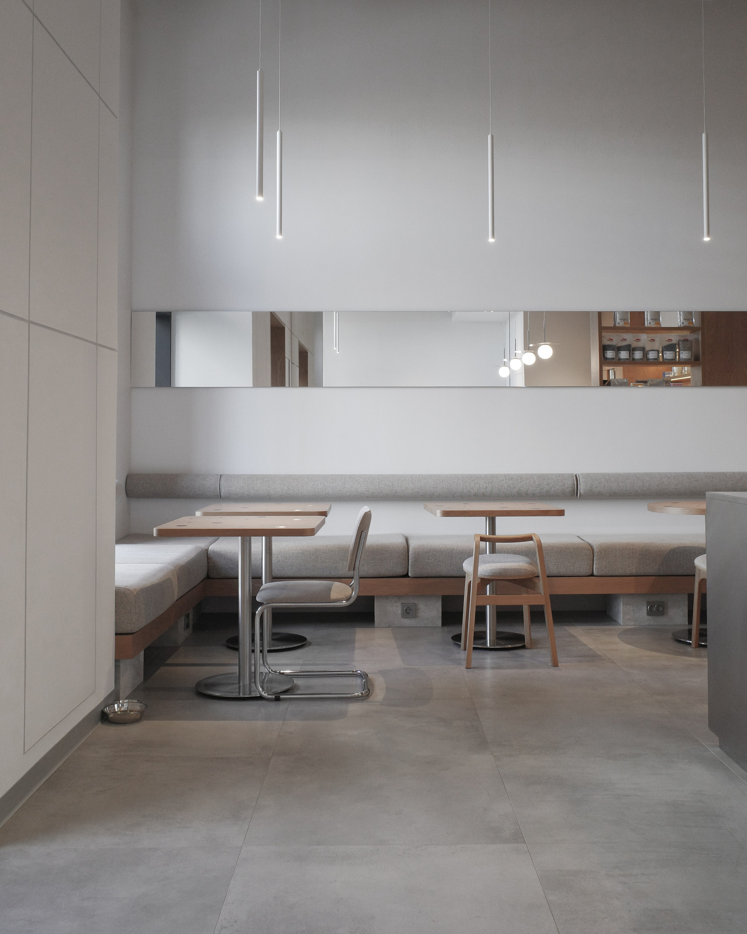 PLAIN CAFE. Anne Demia