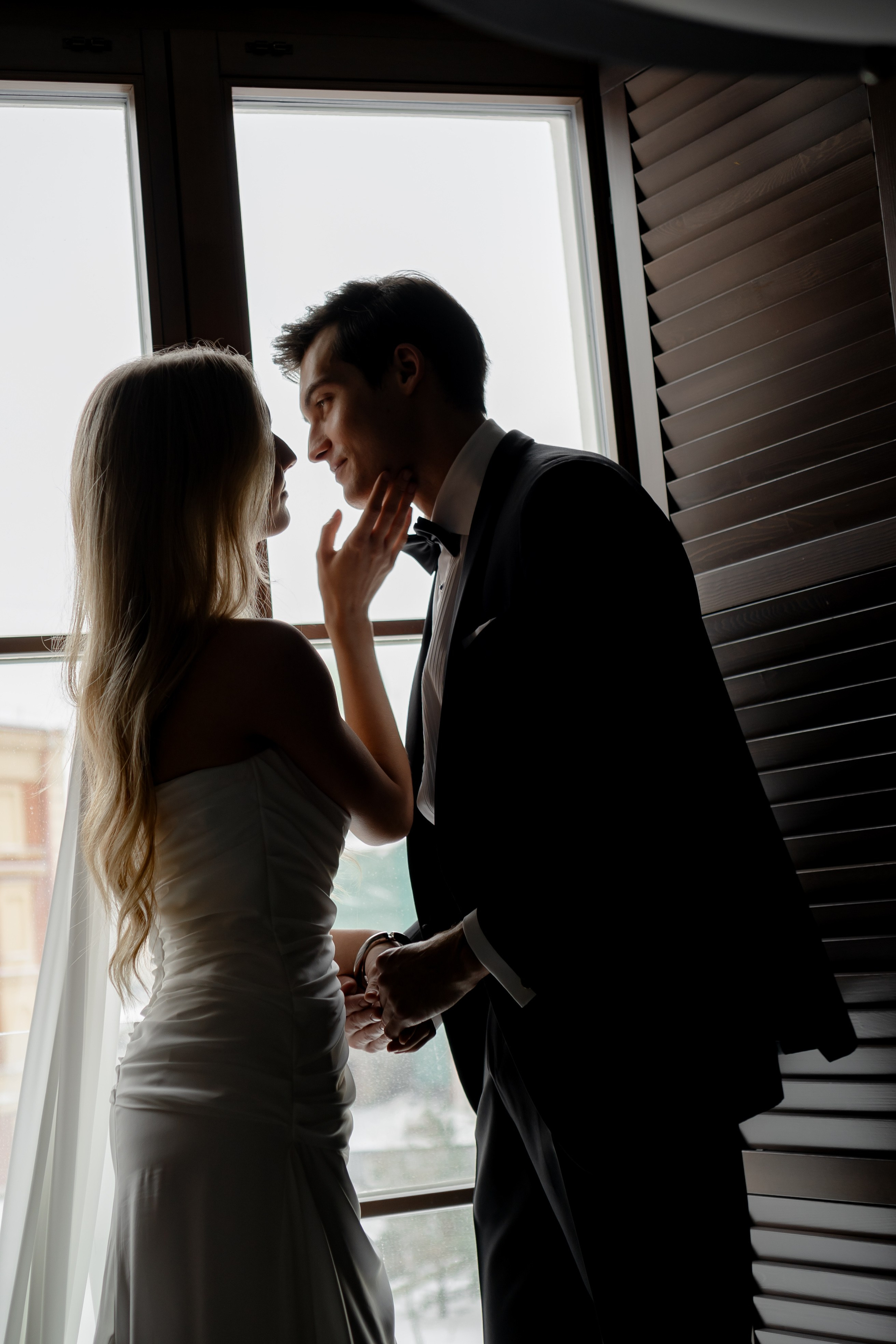 ЭЛЕГАНТНАЯ СВАДБЕНАЯ СЬЕМКА ЖЕНИХА И НЕВЕСТЫ В ДОРОГОМ ОТЕЛЕ САНКТ-ПЕТЕРБУРГА. Профессиональный фотограф, Санкт-Петербург — Виктория Богомолова