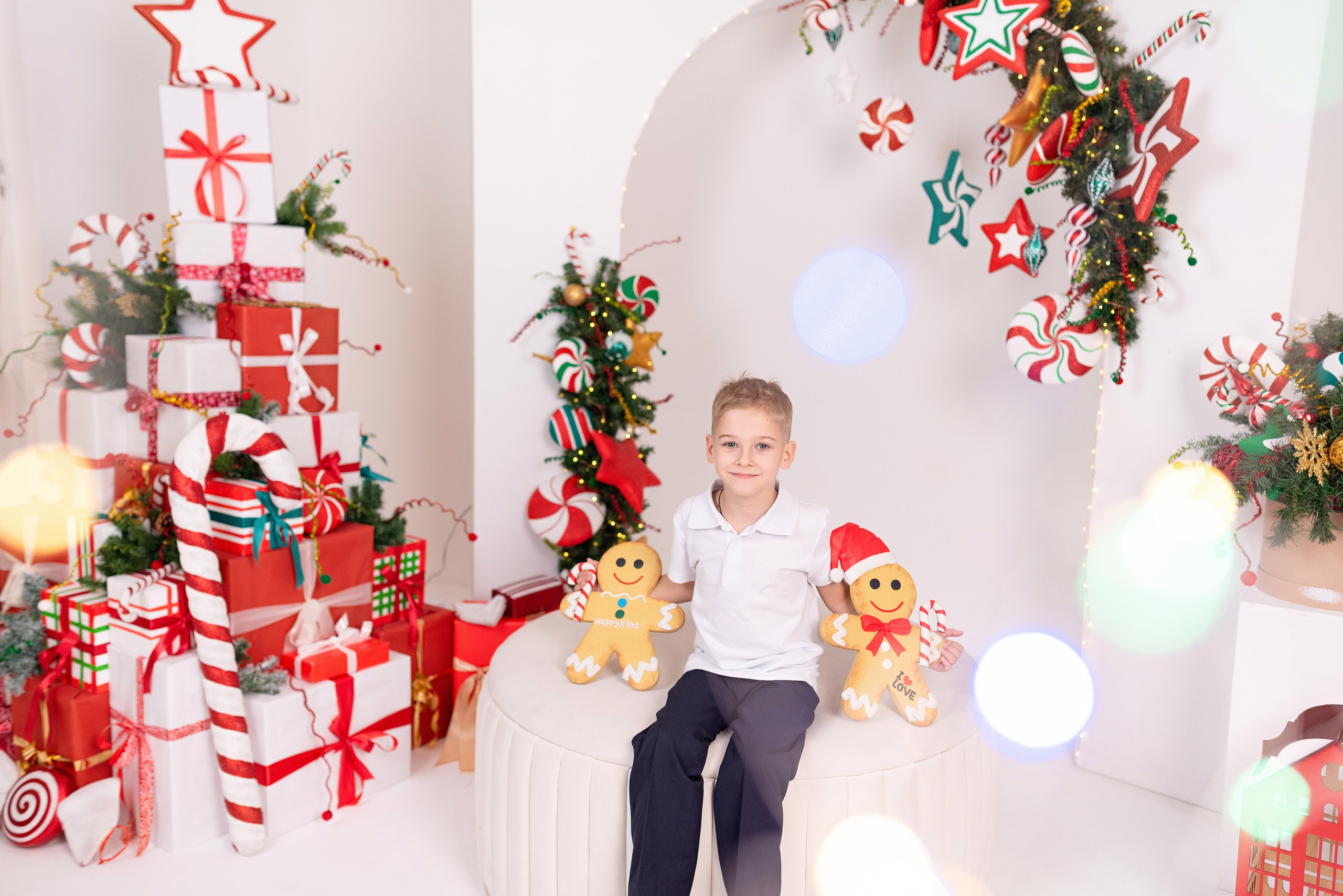 Семейная фотосессия в фотостудии Art Royal. Детский и семейный фотограф в Сургуте и Нефтеюганске Анна Старцева