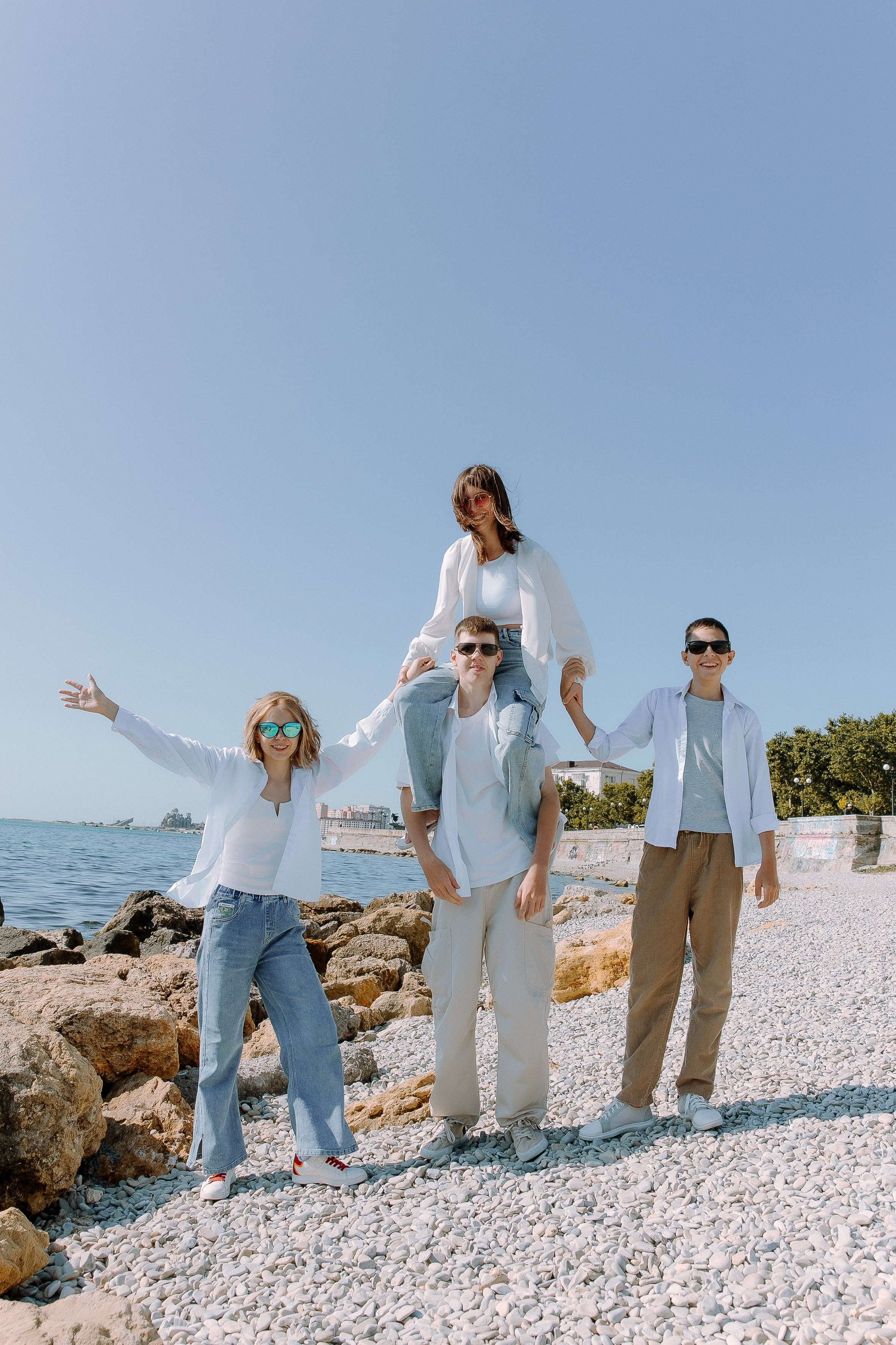 Море/парк- старшая школа. Выпускные альбомы Натальи Бутко: Новороссийск, Анапа, Геленджик