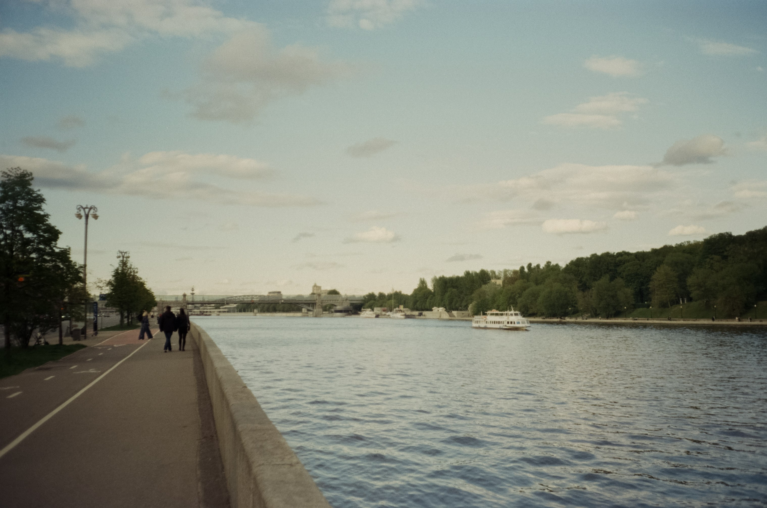 Ricoh FF-1 gray | Perspekriva expired Vision 200D | Фрунзенская набержная 5 мая 2025 года