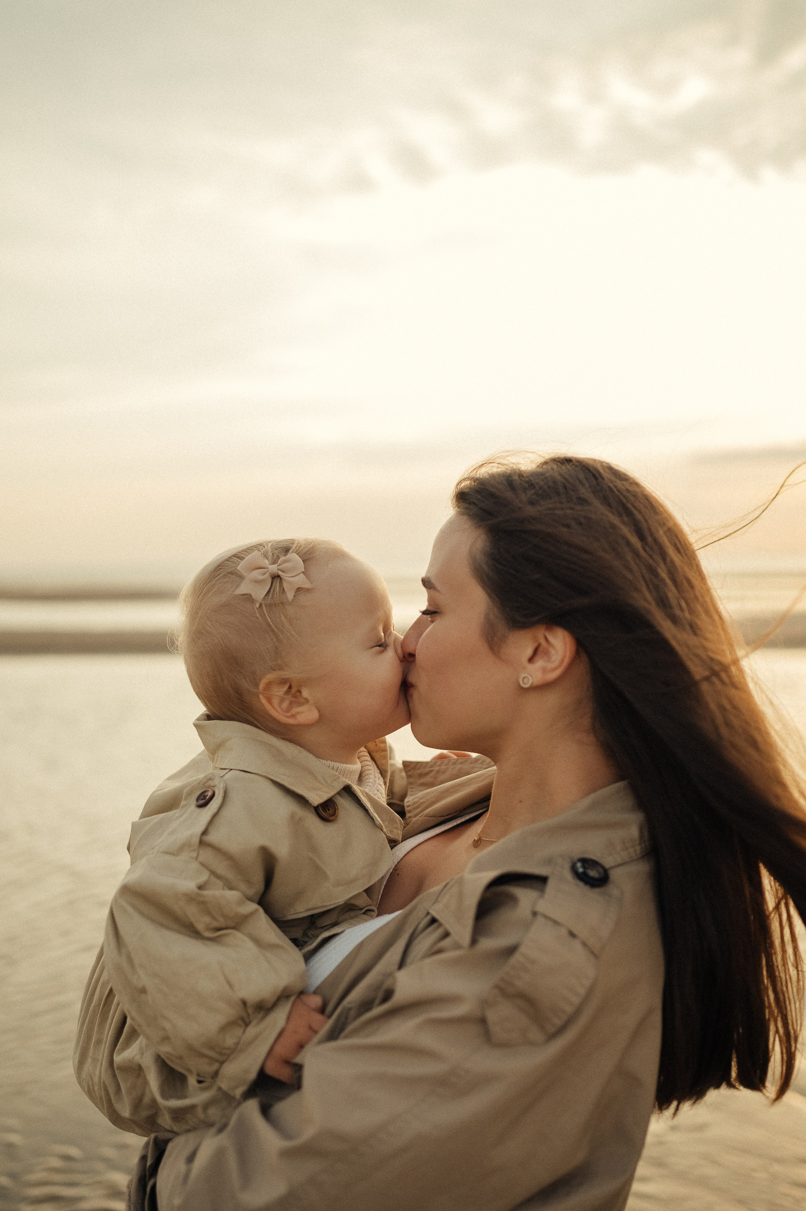 С мамой. Фотограф и видеограф в Санкт-Петербурге Полина Янушко. Съёмка родов