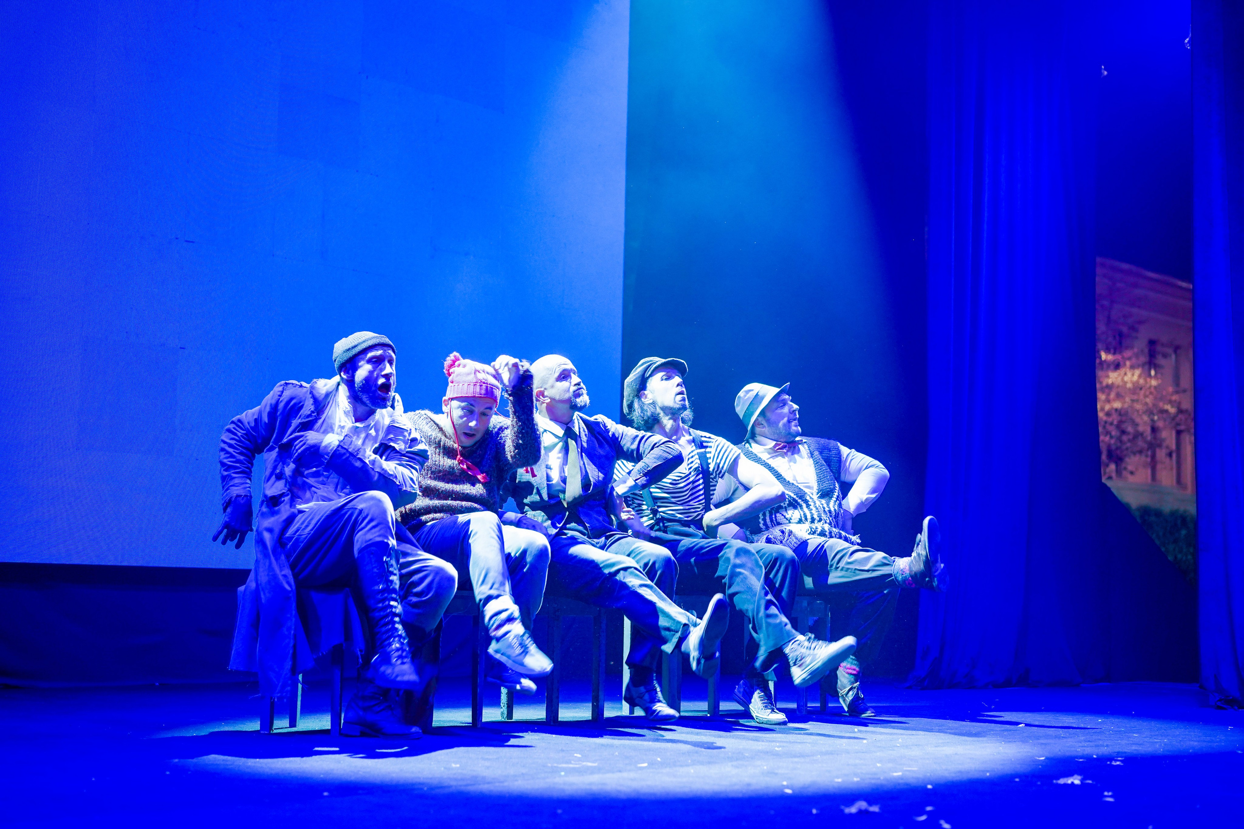 Спектакль «Всюду жизнь», Егор Дружинин. ZAGLADIN Bureau