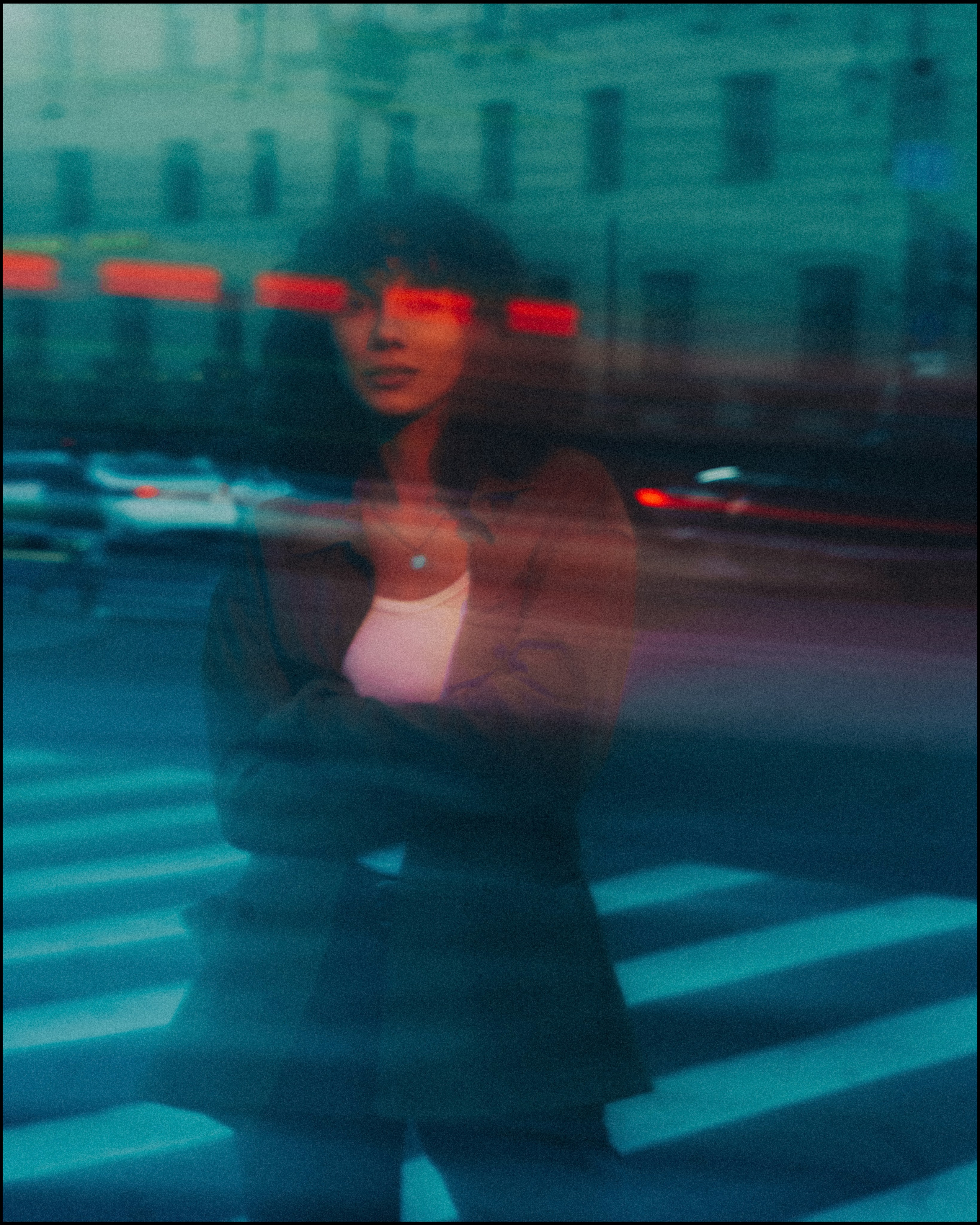 Фотосессия с цветным светом на улице