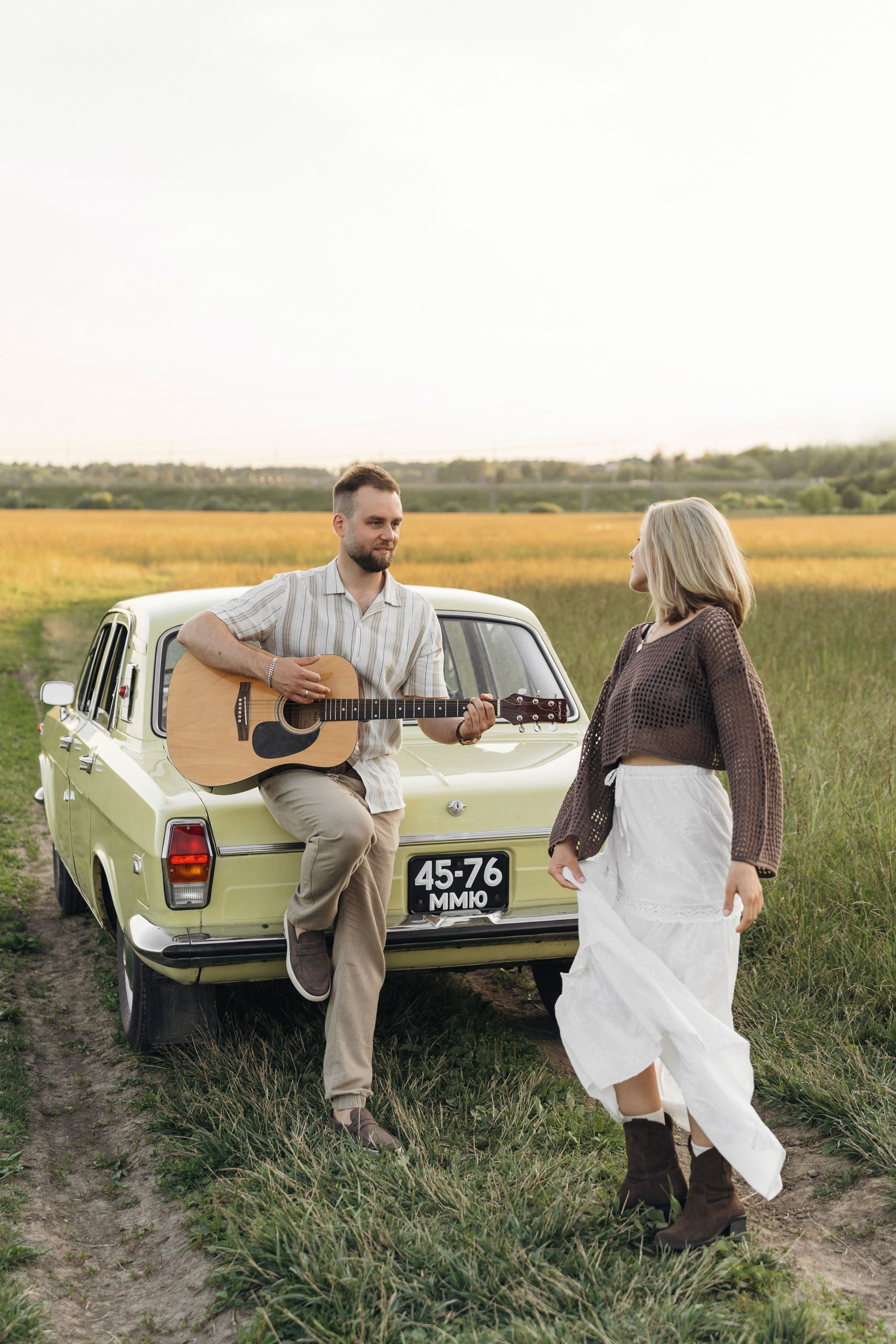 На машине загород. Ваш фотограф Вика Артемова