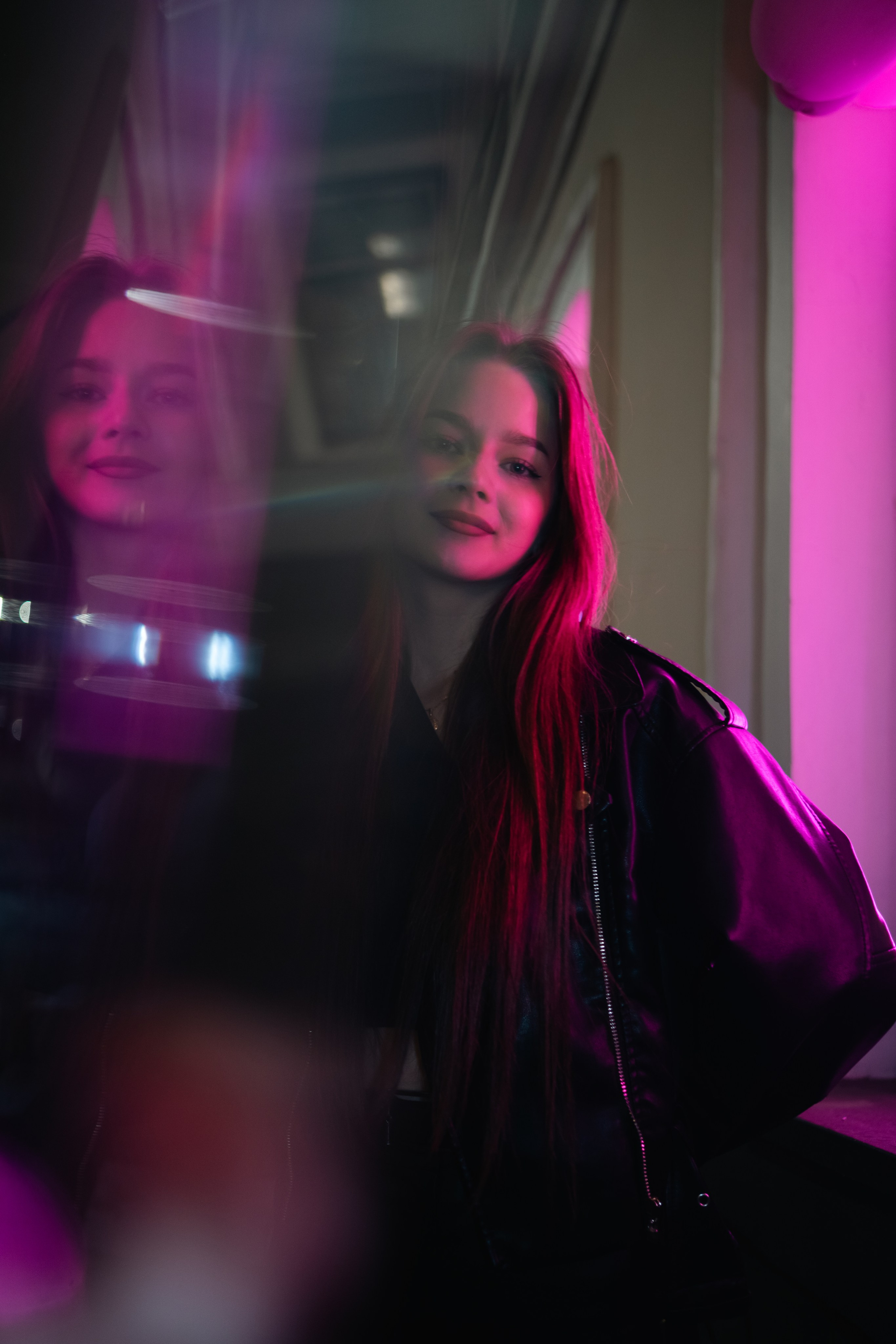 Наиля / Призмаграфичный сине-розовый неон. Felixtones