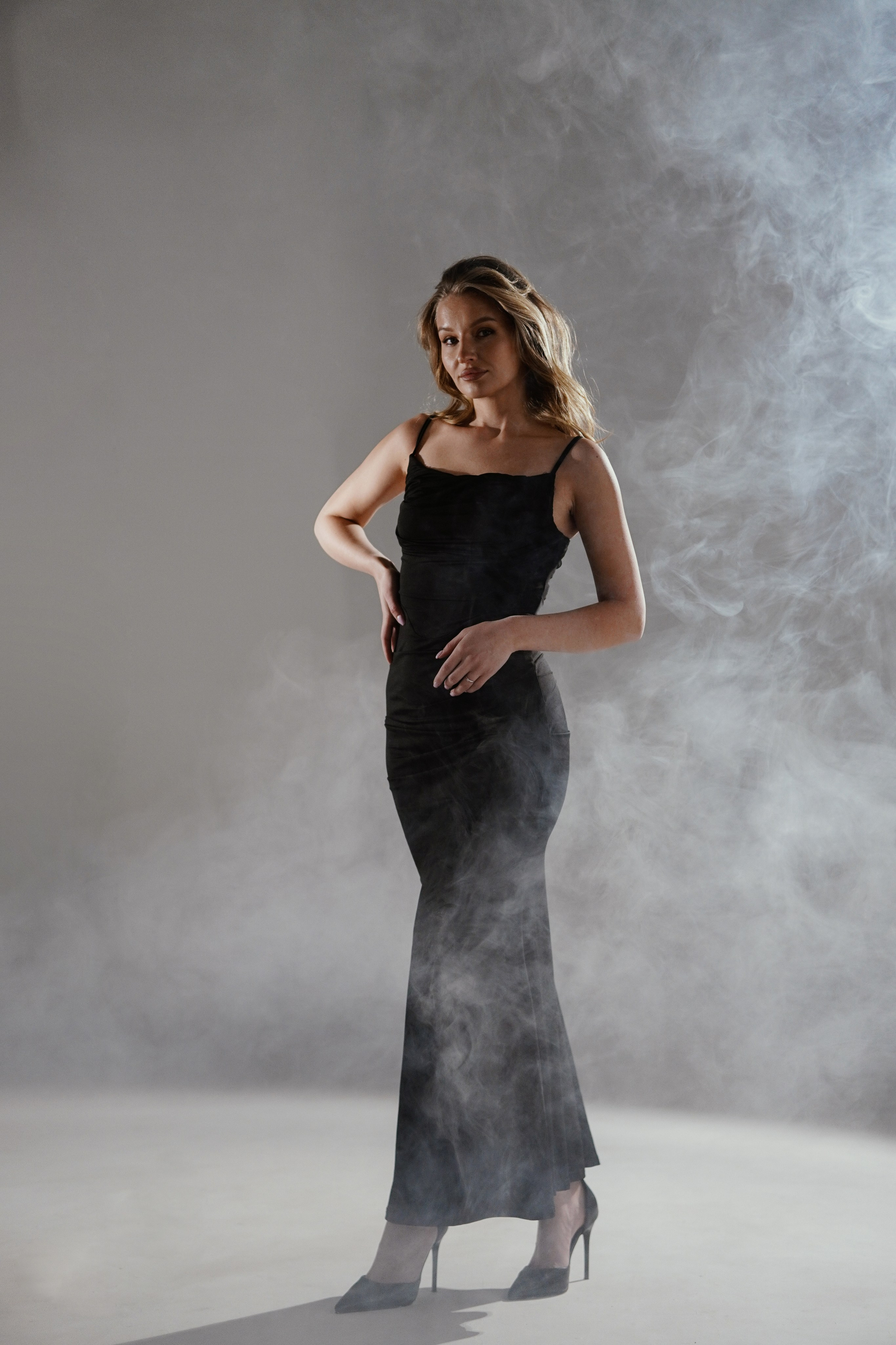 Фотосессия в студии СПб. Фотосессия с цветным светом и дымом.