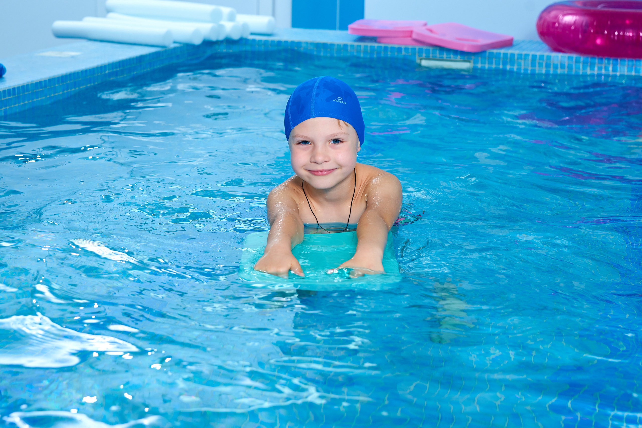 Занятие в бассейне. Childrenfoto.ru