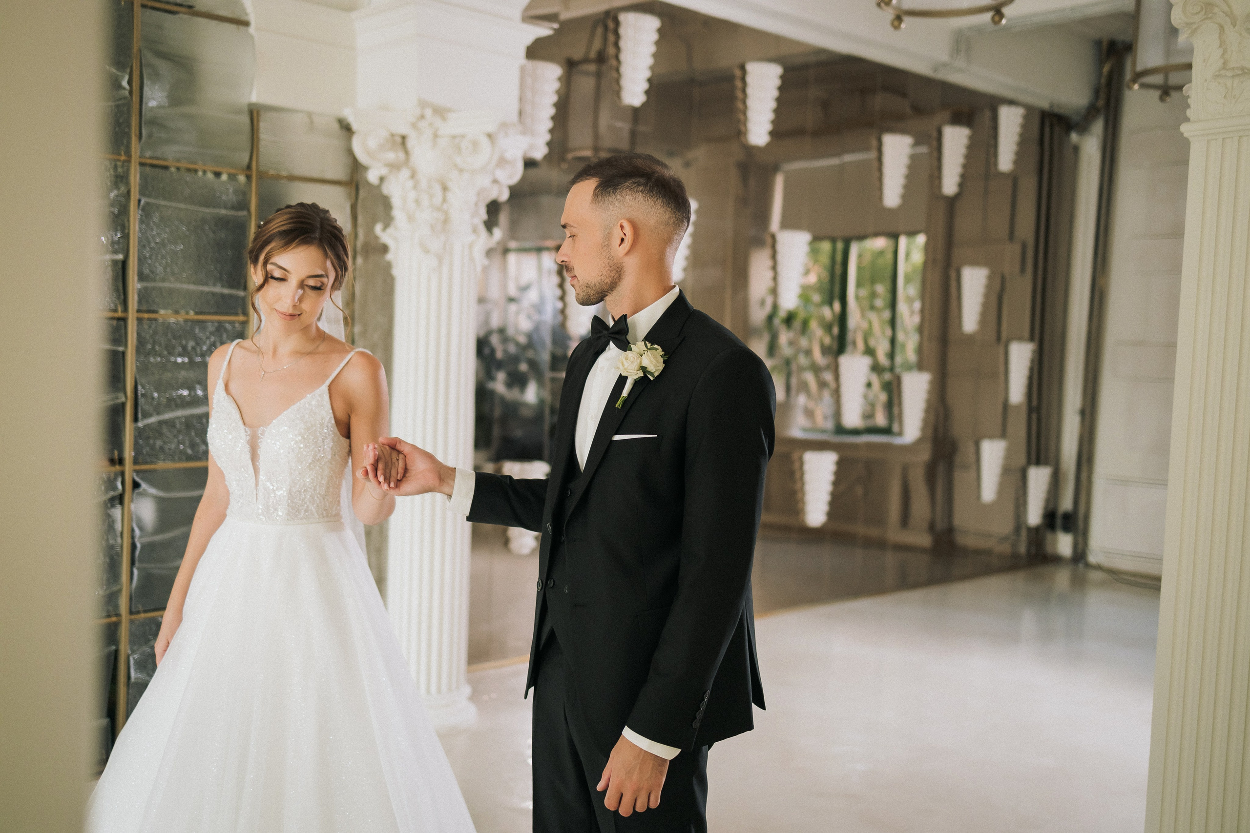 Свадебная прогулка Екатерины и Евгения. Свадебная фотография. Арина Рубах