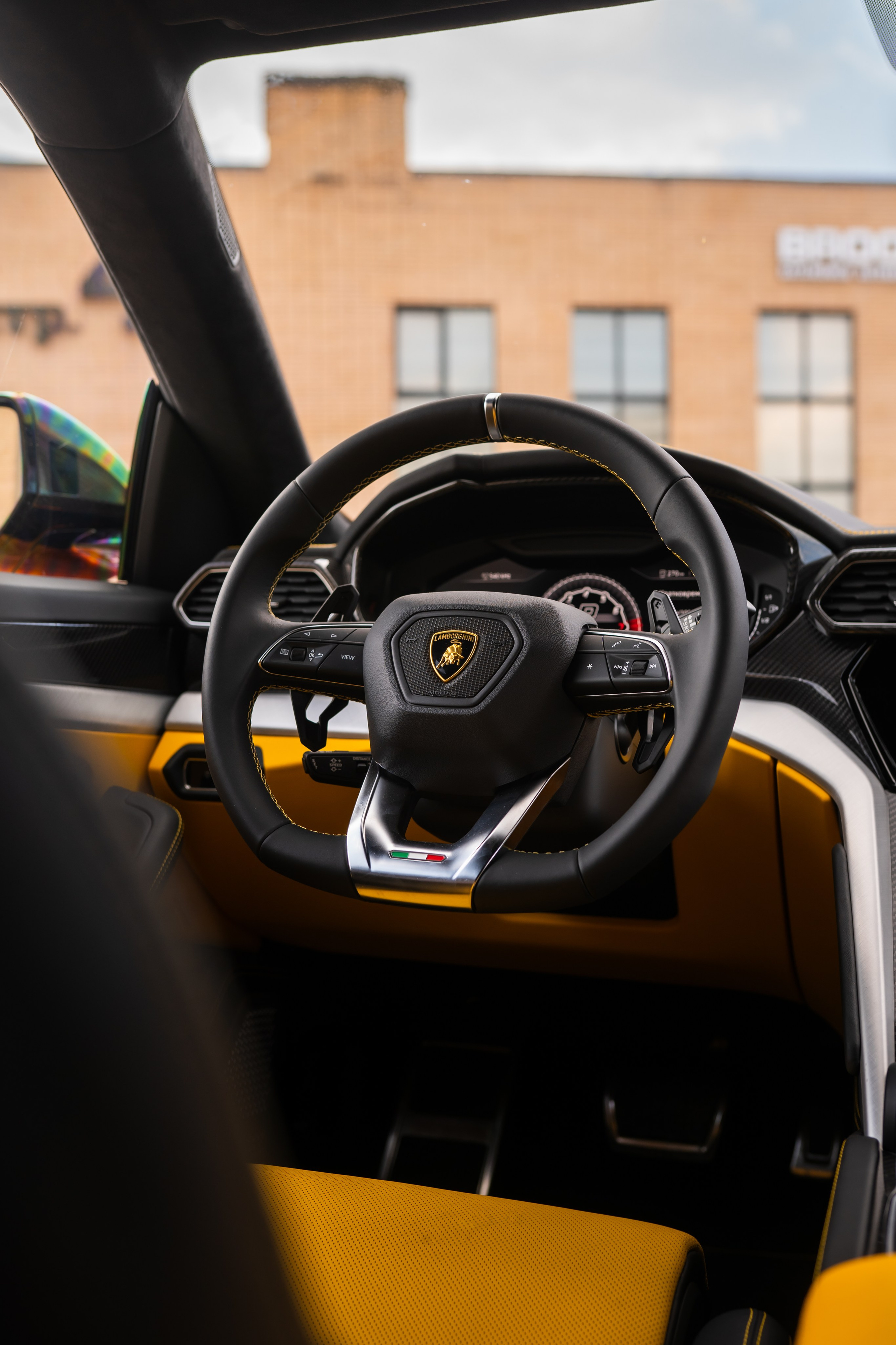 Lamborghini Urus. Mirllaev