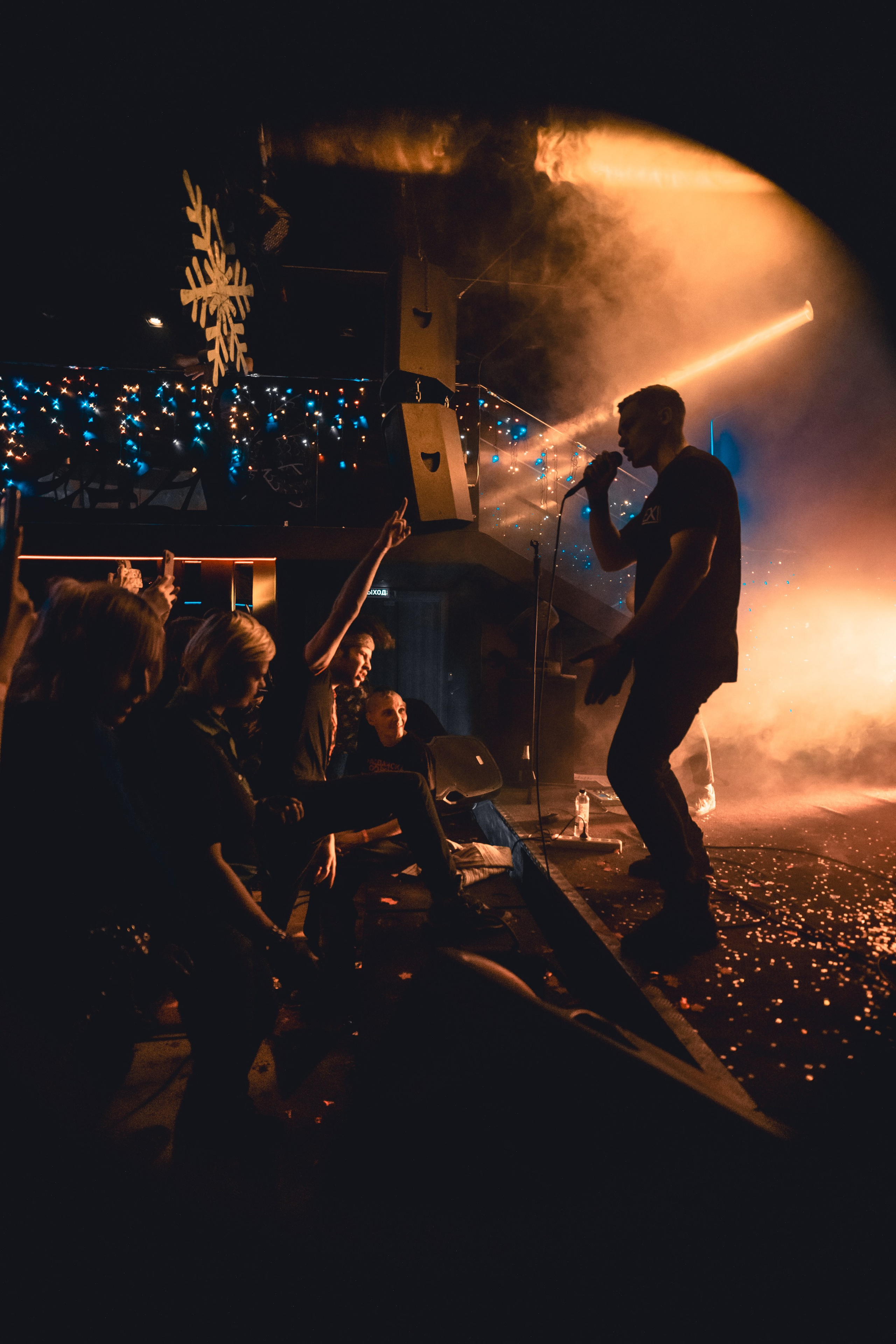 Ex-позиция. Рок-ёлка, клуб-галерея Эрмитаж. 21.12.2024. Фотограф Регина Крикунова г. Красноярск