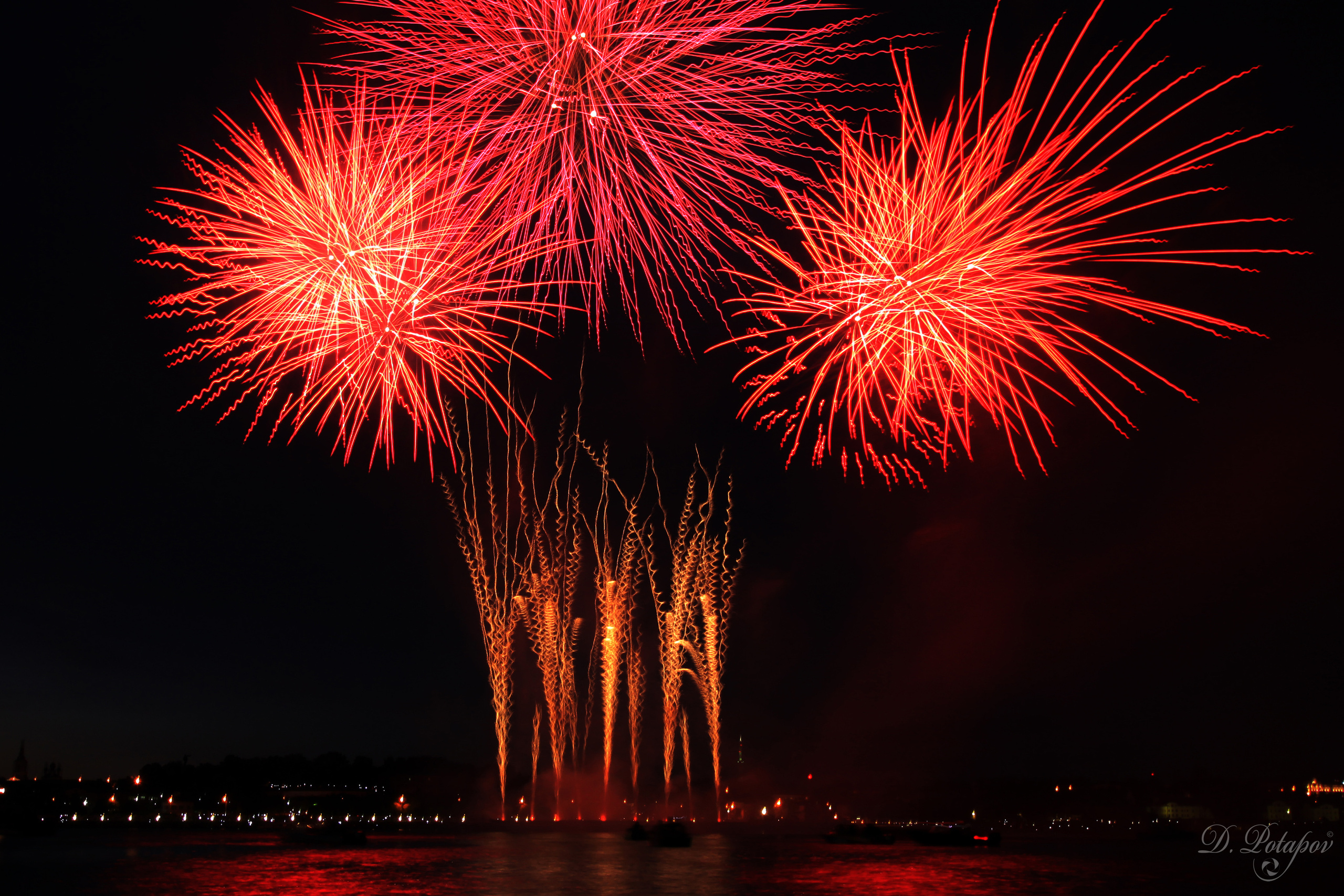 Костромской фестиваль фейерверков. Московский фотограф Дмитрий Потапов